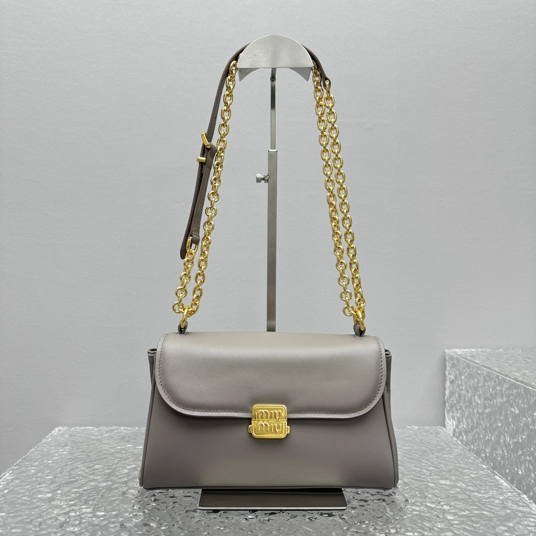 M*um*u leather shoulder bag -25*8*15cm