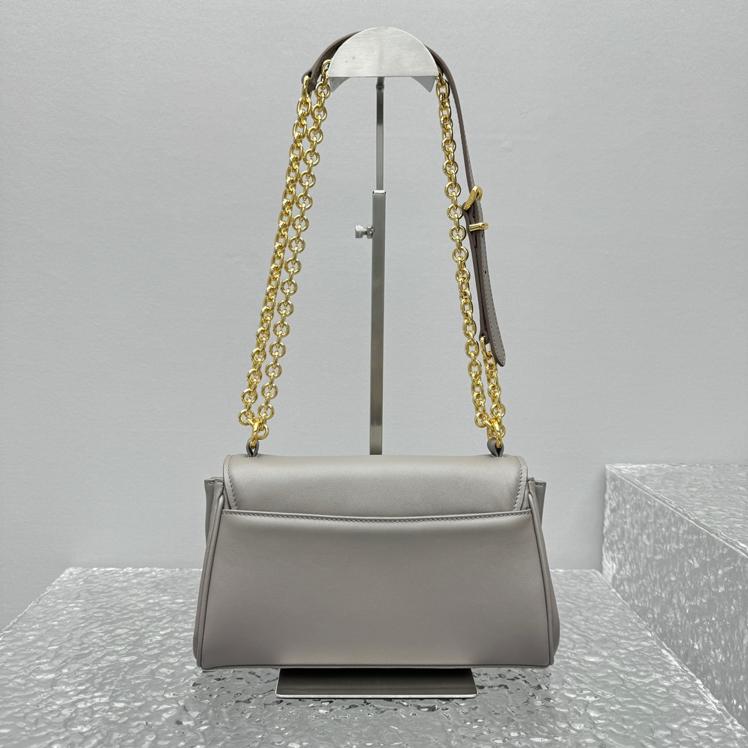 M*um*u leather shoulder bag -25*8*15cm