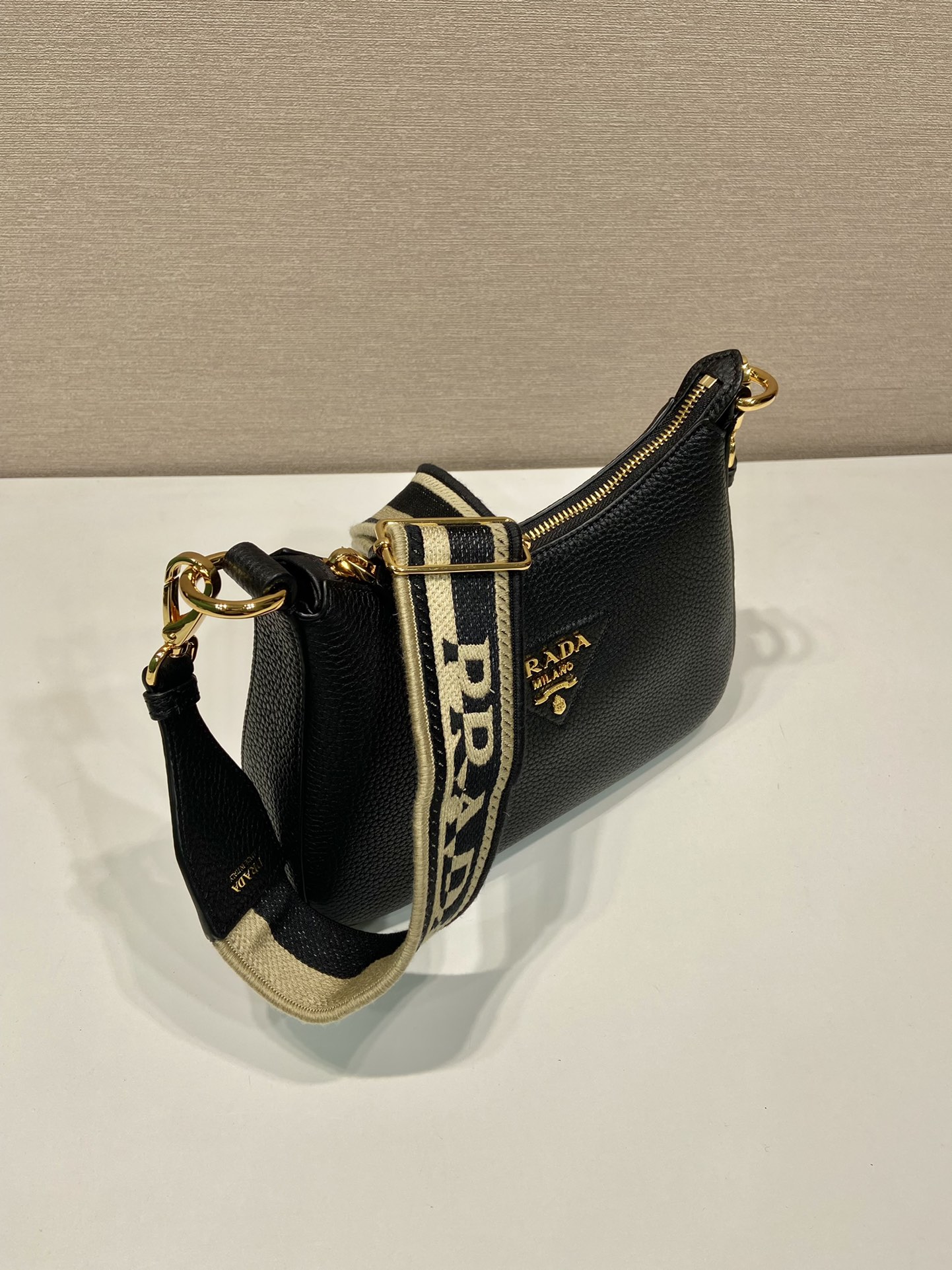Pra*a leather shoulder bag-1bh193-24*18*6cm