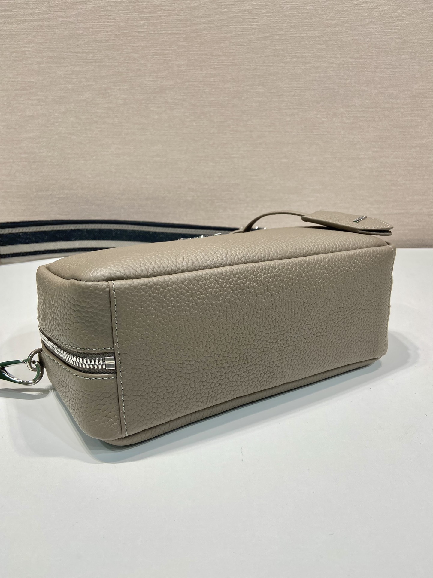 Pra*a top handbags-1bb102-24*12*8.5cm