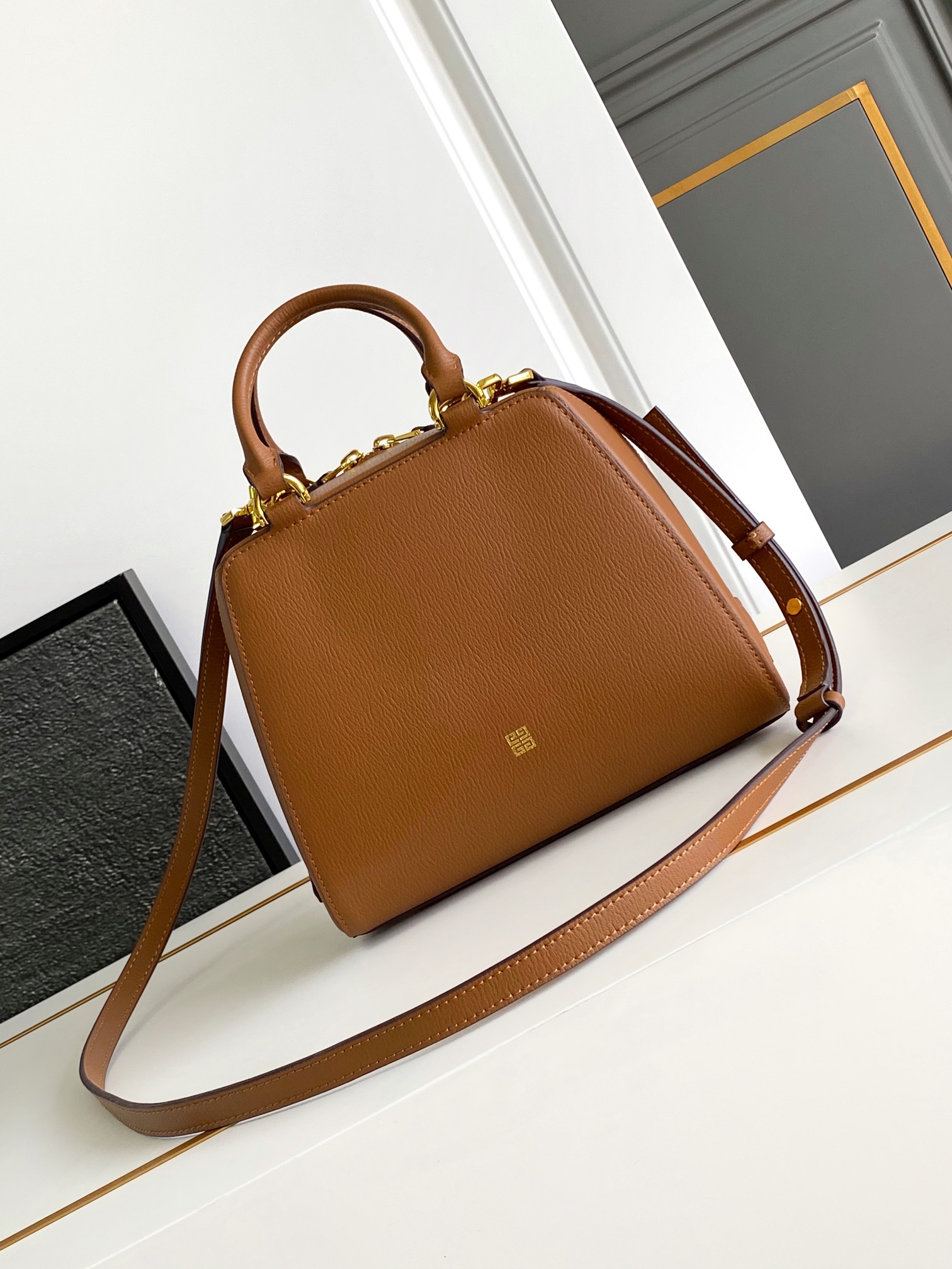 G1uenchy anyigona cube tote-13*19*22cm