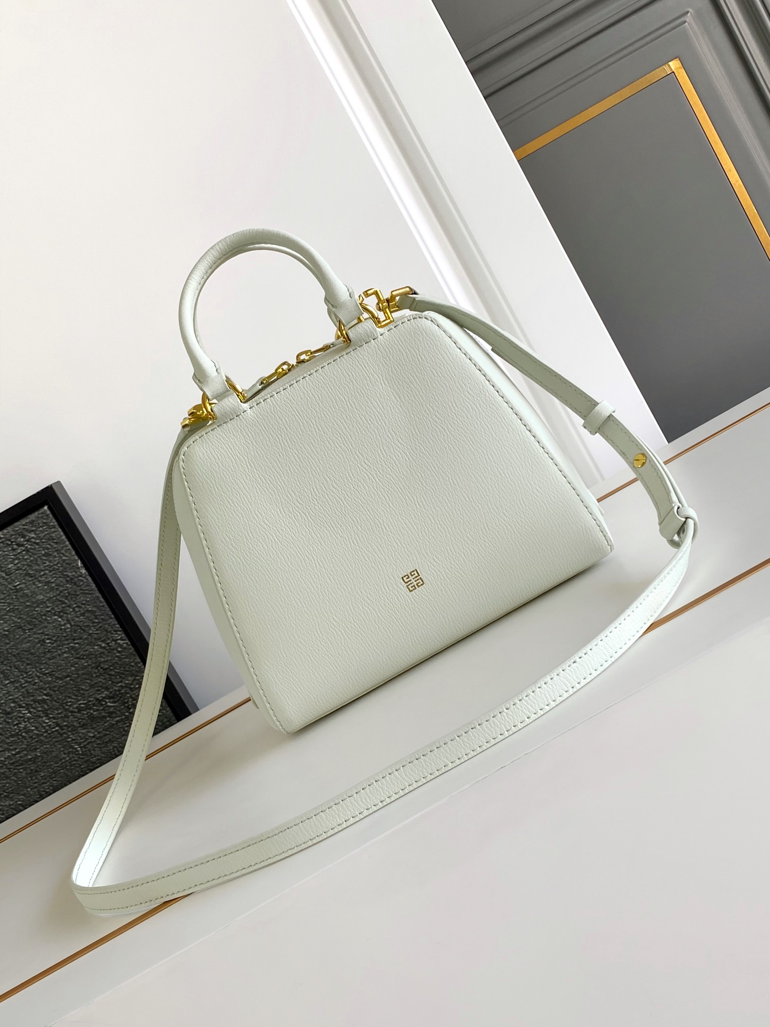 G1uenchy anyigona cube tote-13*19*22cm