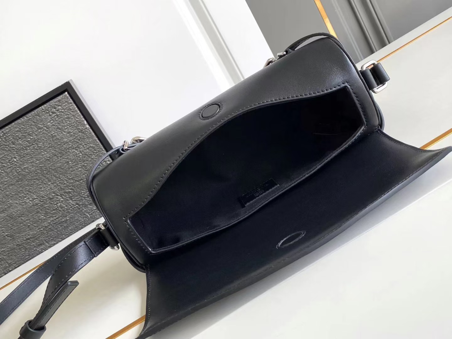 G1uenchy voyou roller bag-25*10*13cm