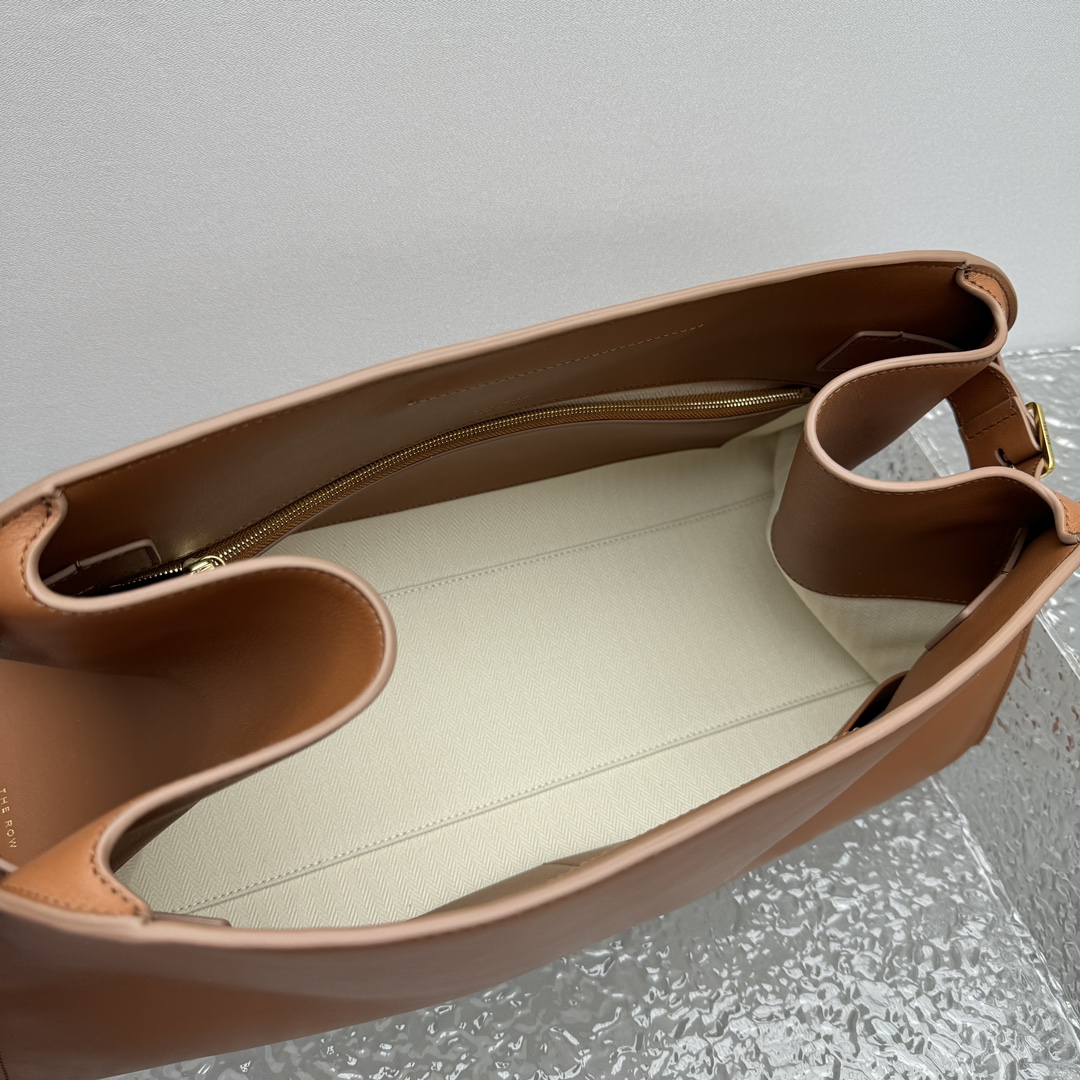T*e R0w margaux eq clutch-43*20*24cm