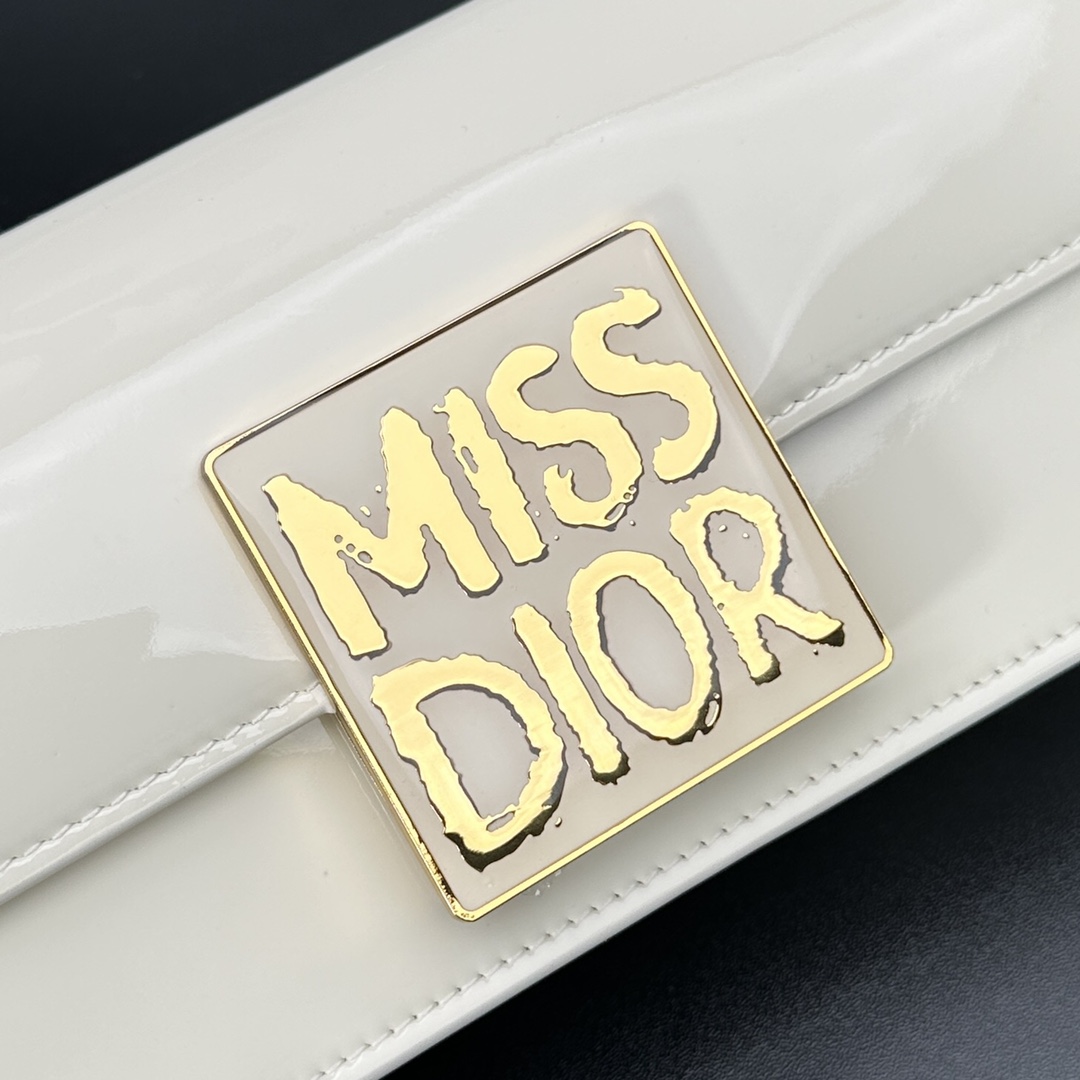 D*or miss D*or allover bag-22*11*6cm