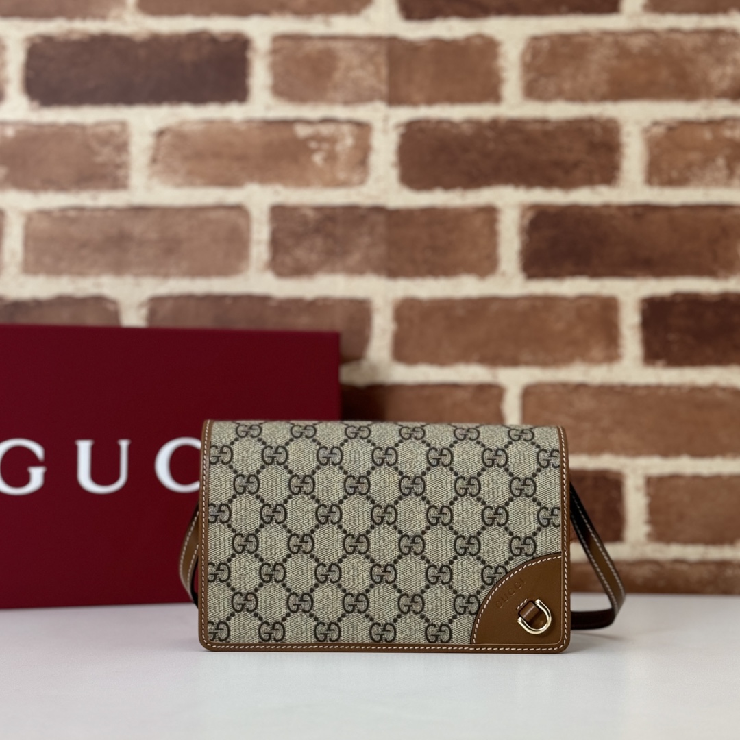 Gvc*1 gg emblem bag-20*12.5*5cm