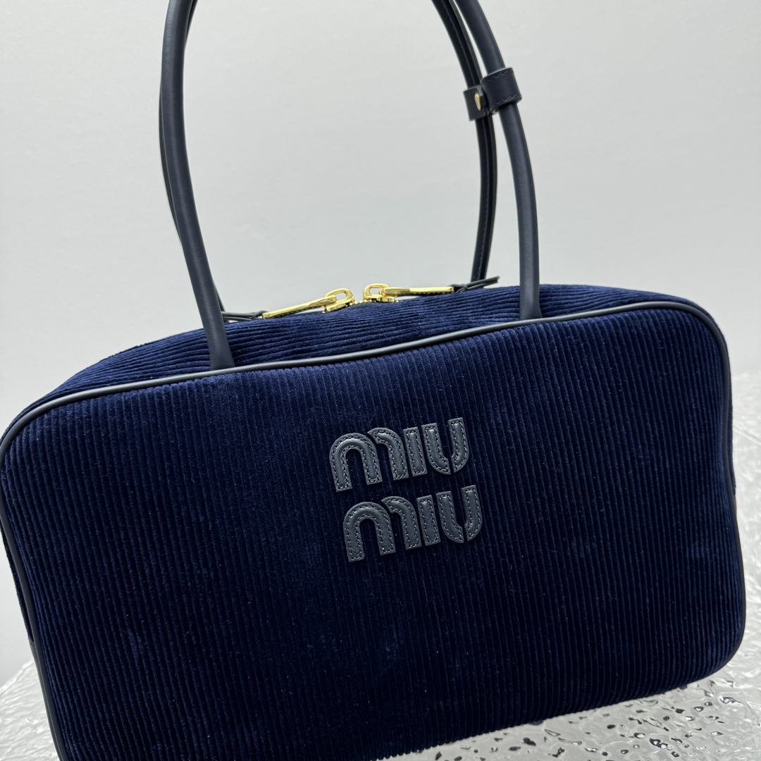 M1um1u women