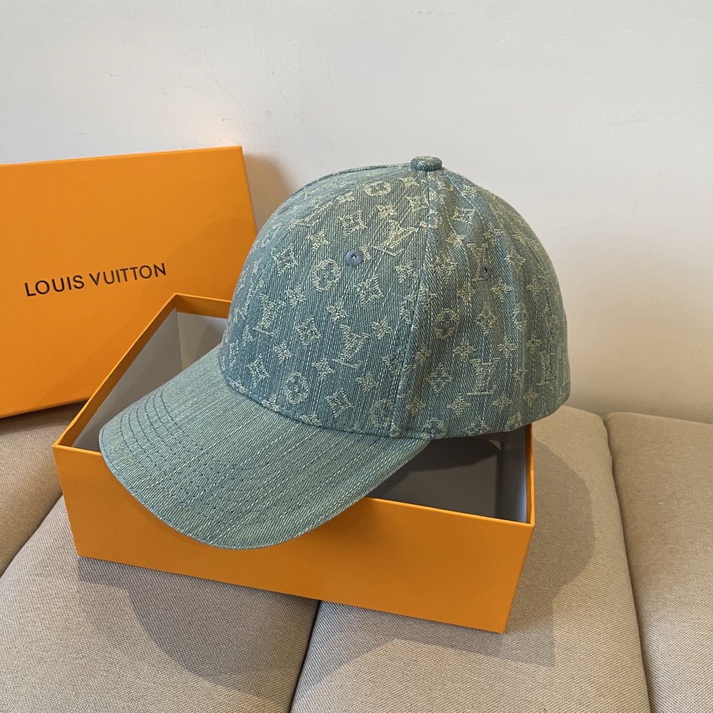 Lou*s Vu*tton Hats