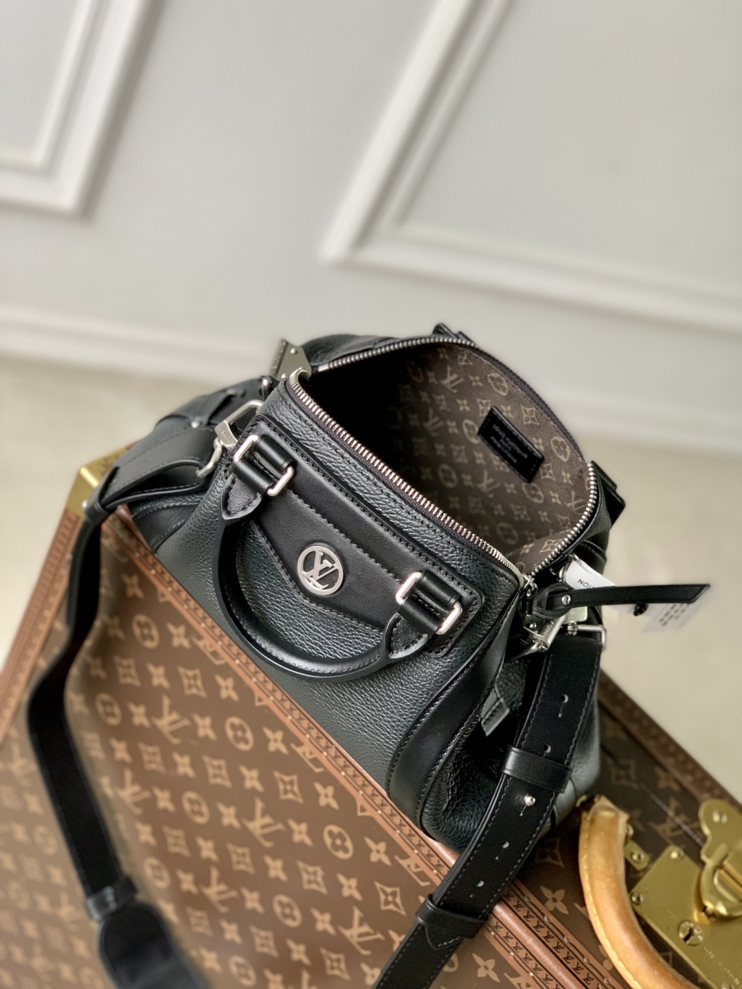 l0vis Vvtt0n biker handbags-m14721-12 x 12 x 30cm