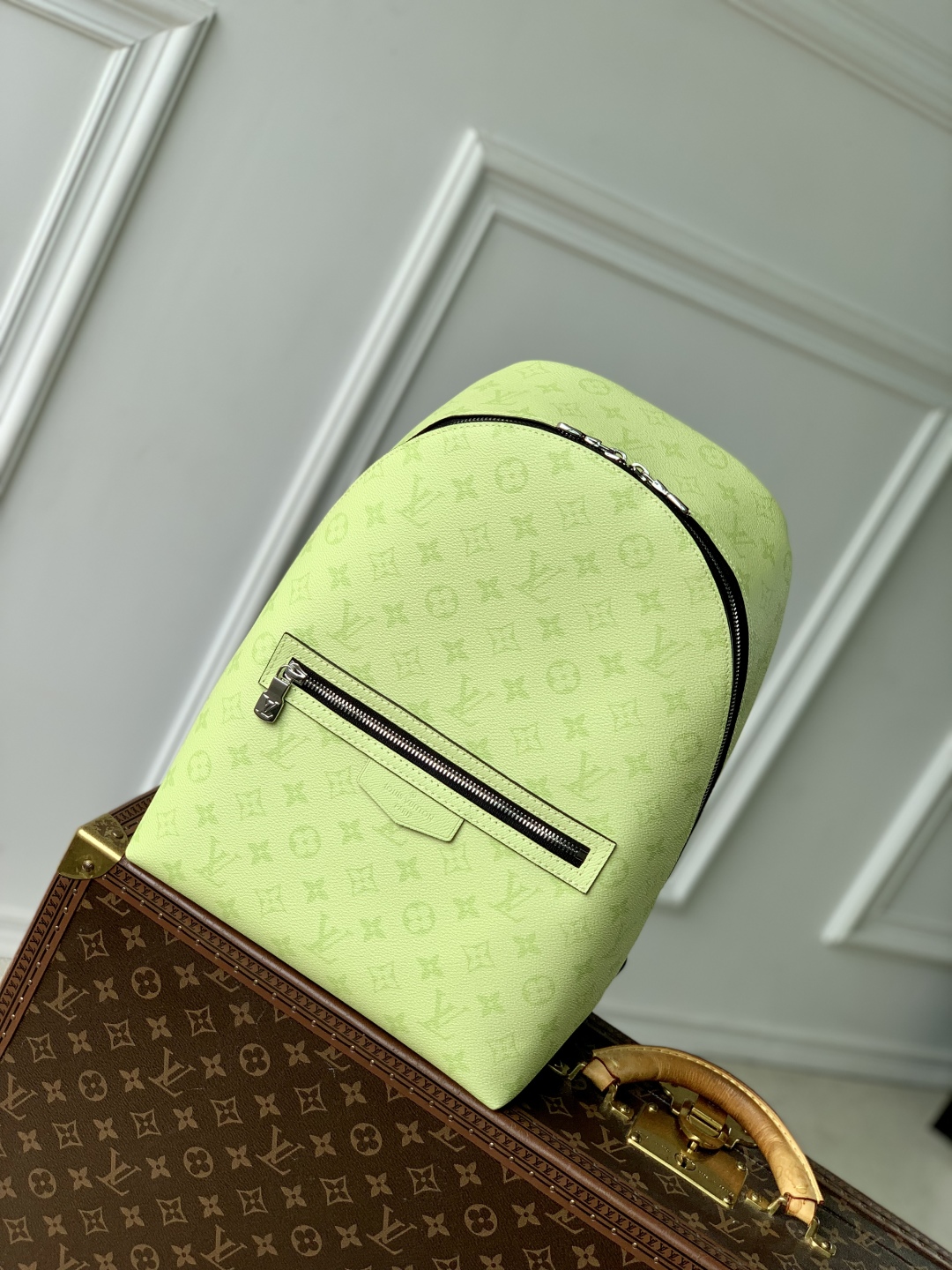 l0vis Vvtt0n discovery slim-m14020-38 x 13 x 28cm