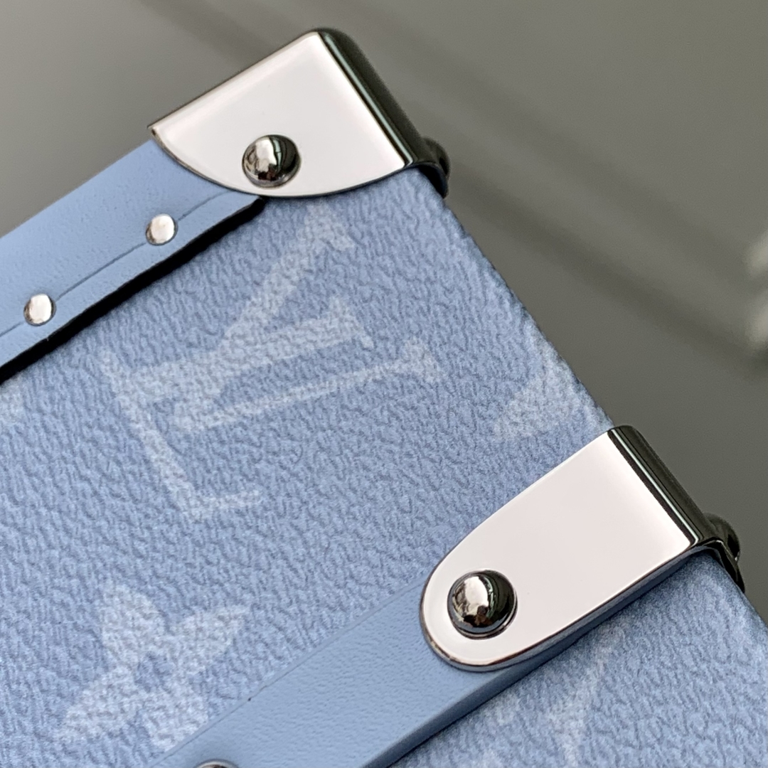 l0vis Vvtt0n wallet trunk taigarama -12.3 x 6 x 21.5cm