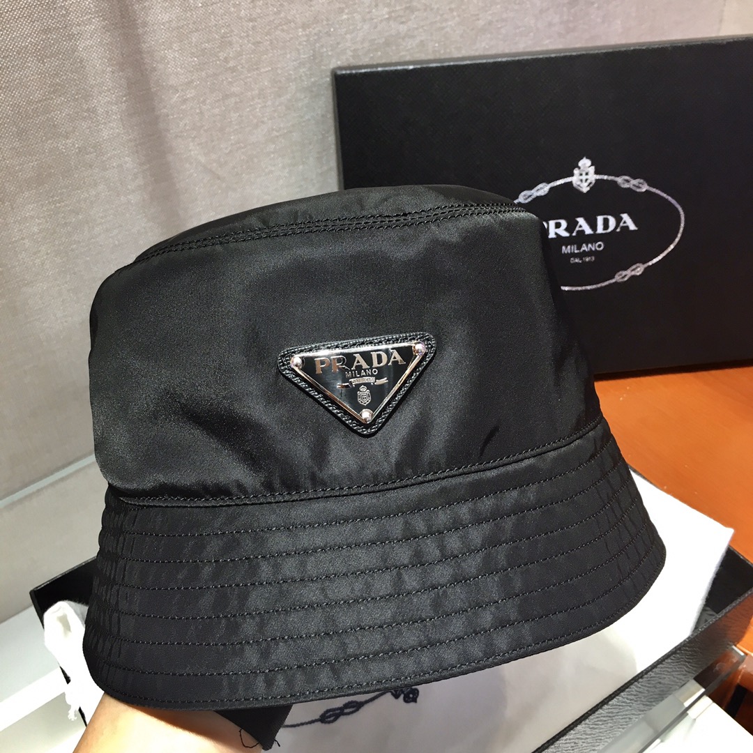 Pra*a hats