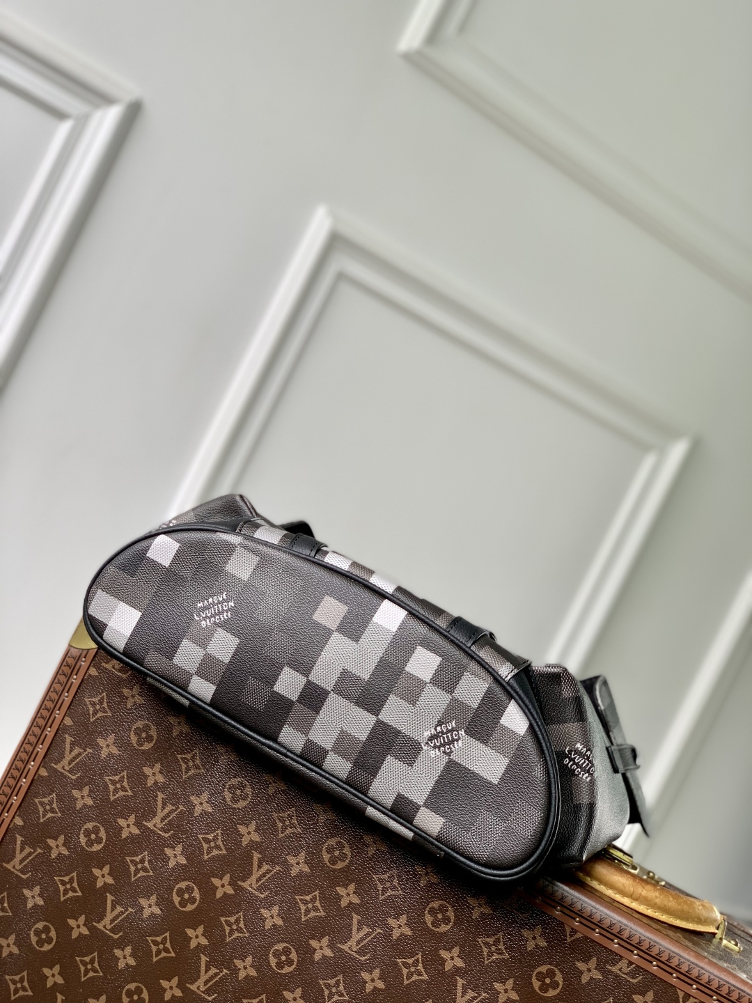 l0vis Vvtt0n christopher backpack m25016-38 x 44 x 12.5cm