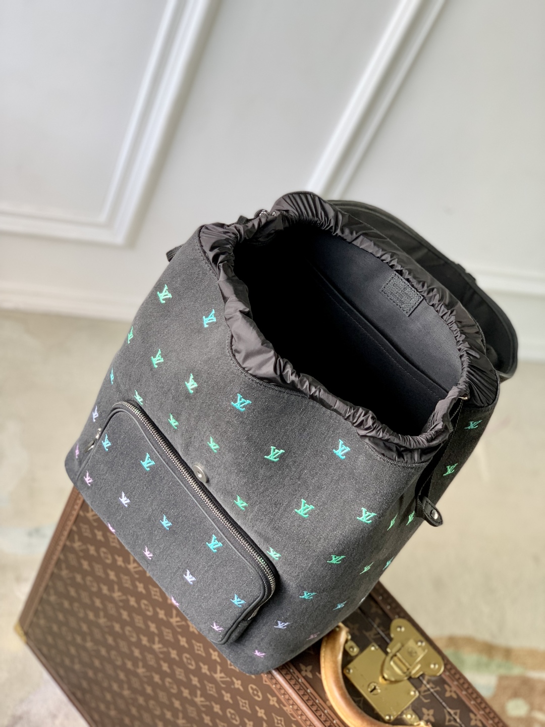 l0vis Vvtt0n montsouris backpack-32 x 40 x 19cm