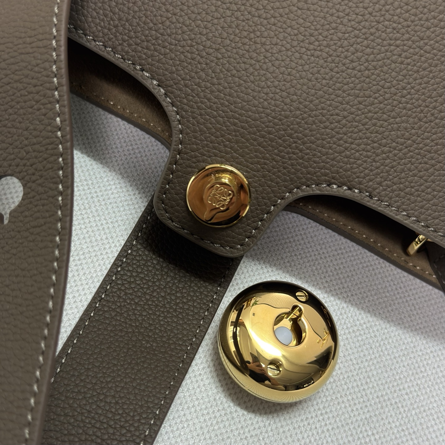 Lowee Mini Pebble Bucket Bag-16*16*19.5CM