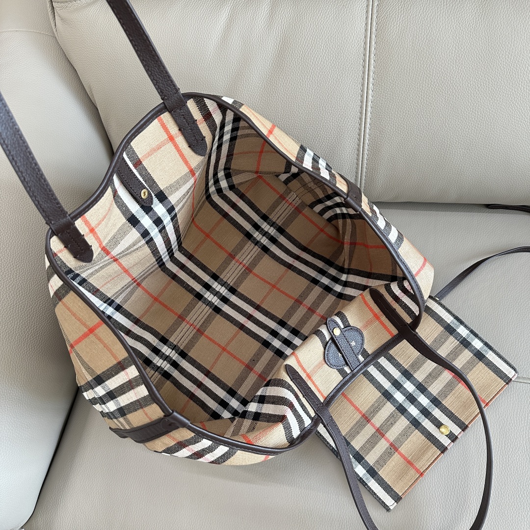 Bv*b*rry medium highlands tote in sand-38× 16.5 x 28cm