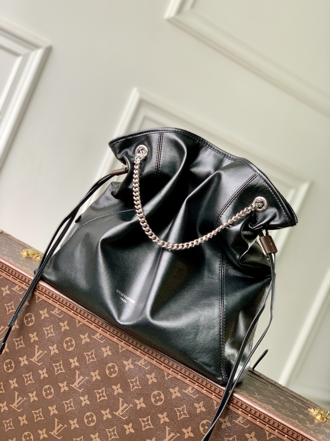 l0vis Vvtt0n off duty bag -25545-24 x 11.5 x 33cm