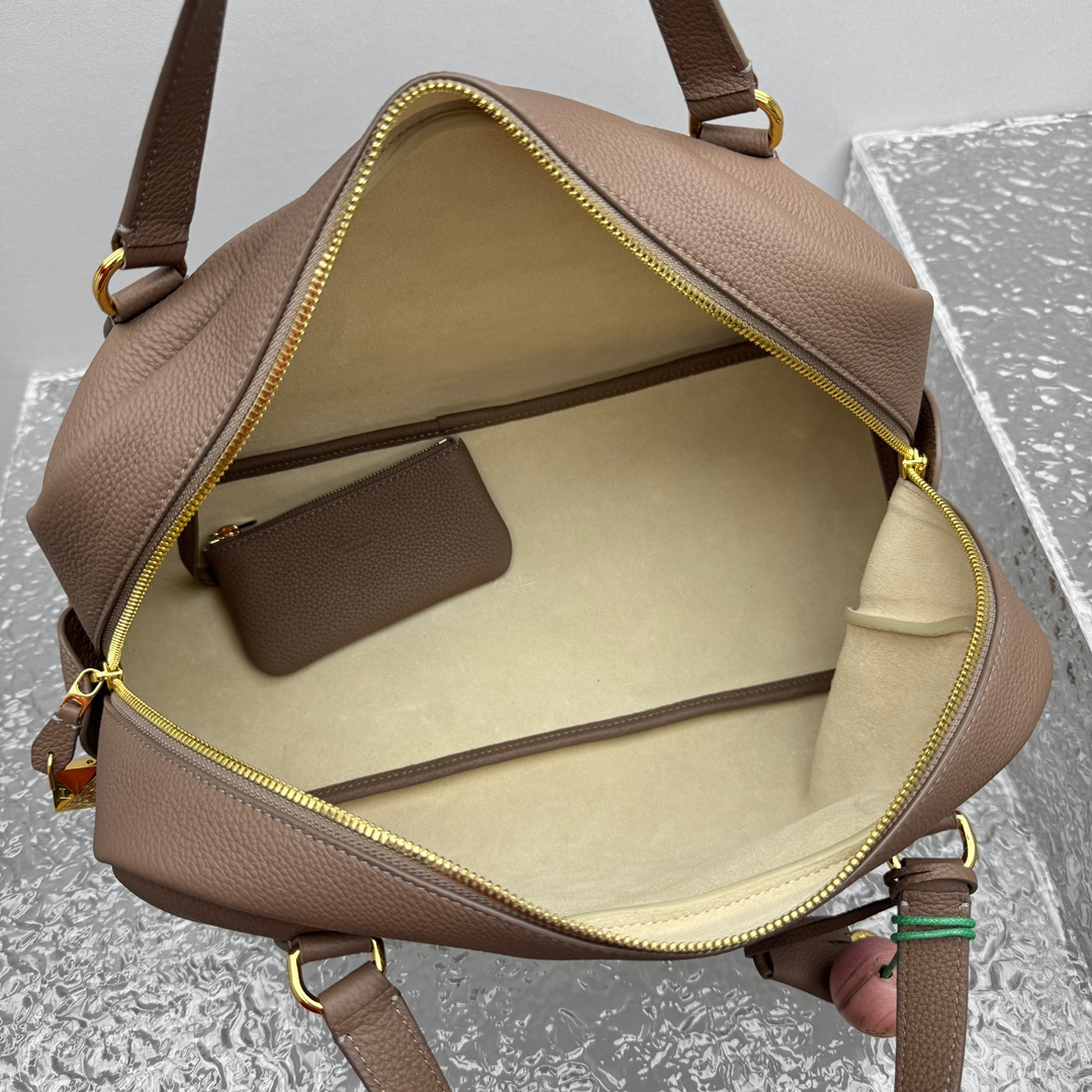 L0r0 P1ana needle bag-38*21*18cm