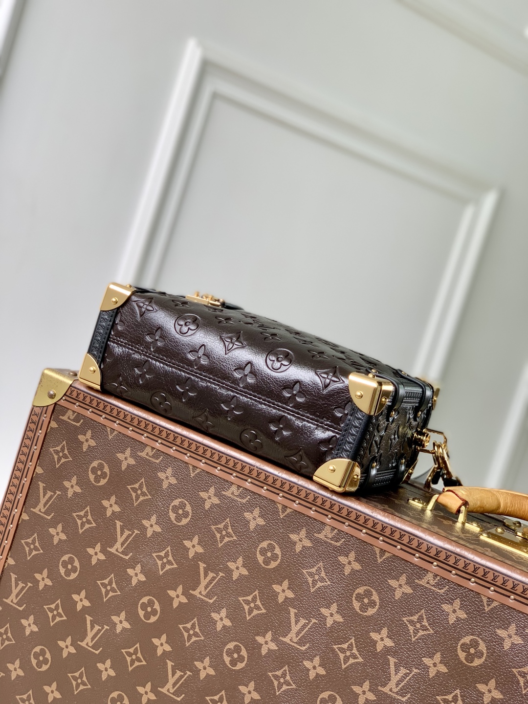 l0vis Vvtt0n side trunk -m14606-16 x 8.5 x 23.5cm