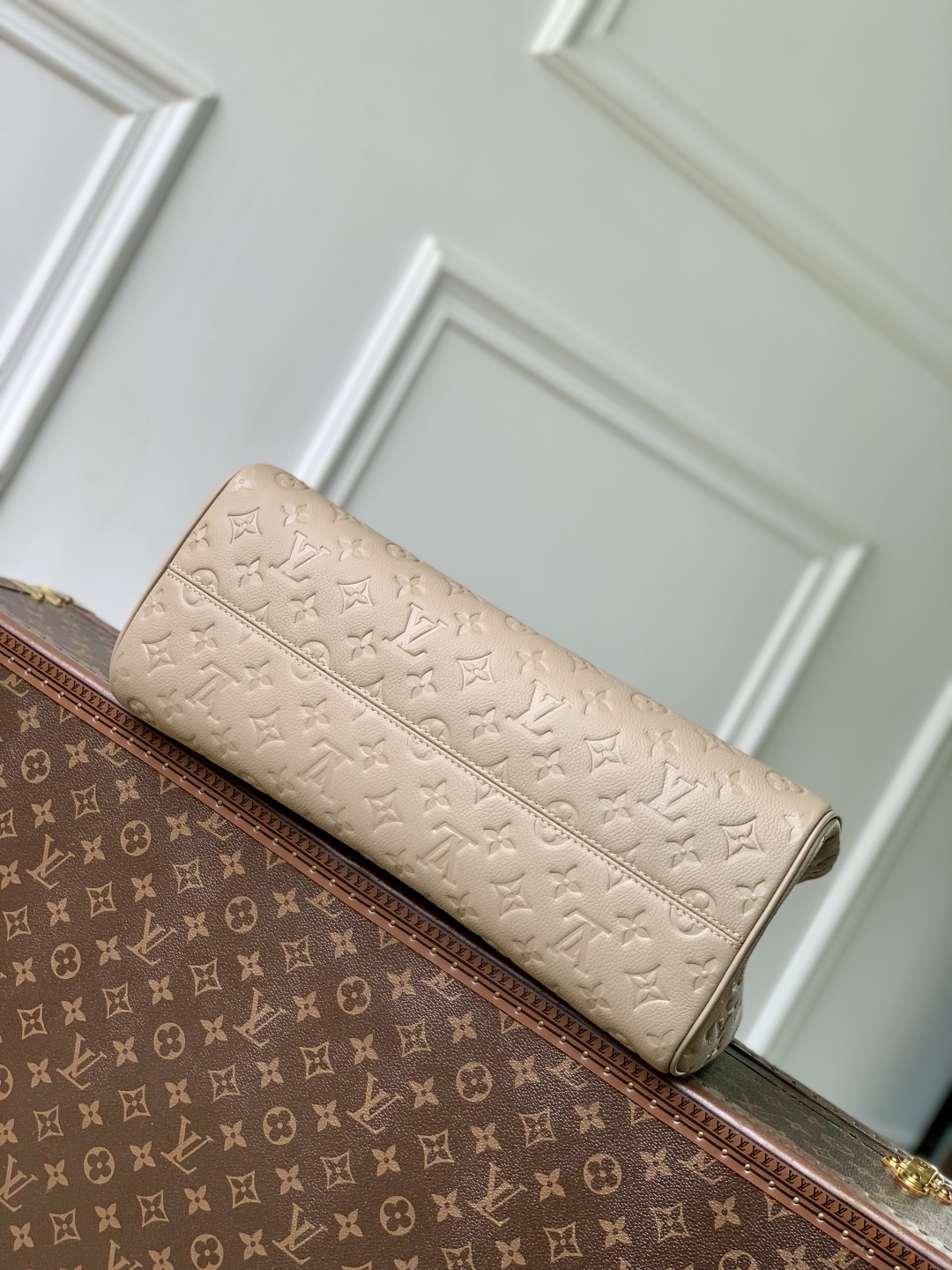 l0vis Vvtt0n avenue mm-m25575-38.5 x 24 x 15cm