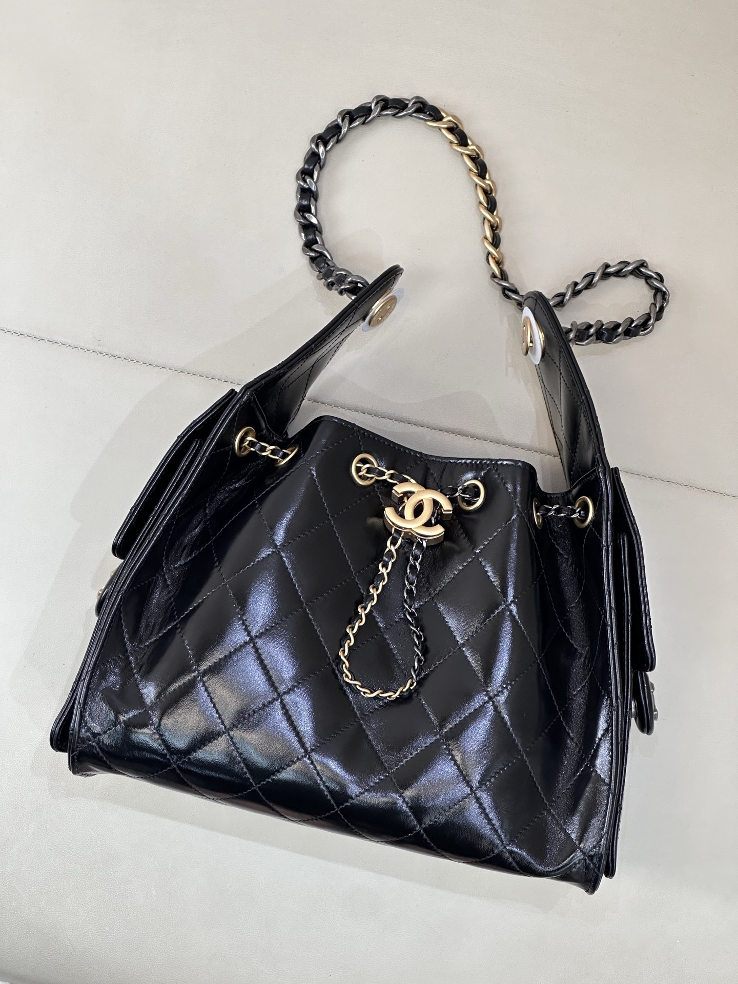 Cha*nel 25 Handbag, Shiny Crumpled Calfskin-20x22x12.5CM
