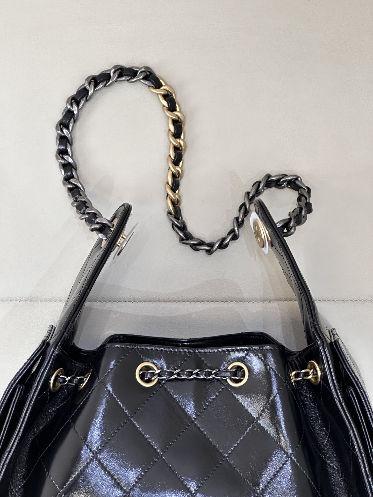 Cha*nel 25 Handbag, Shiny Crumpled Calfskin-20x22x12.5CM