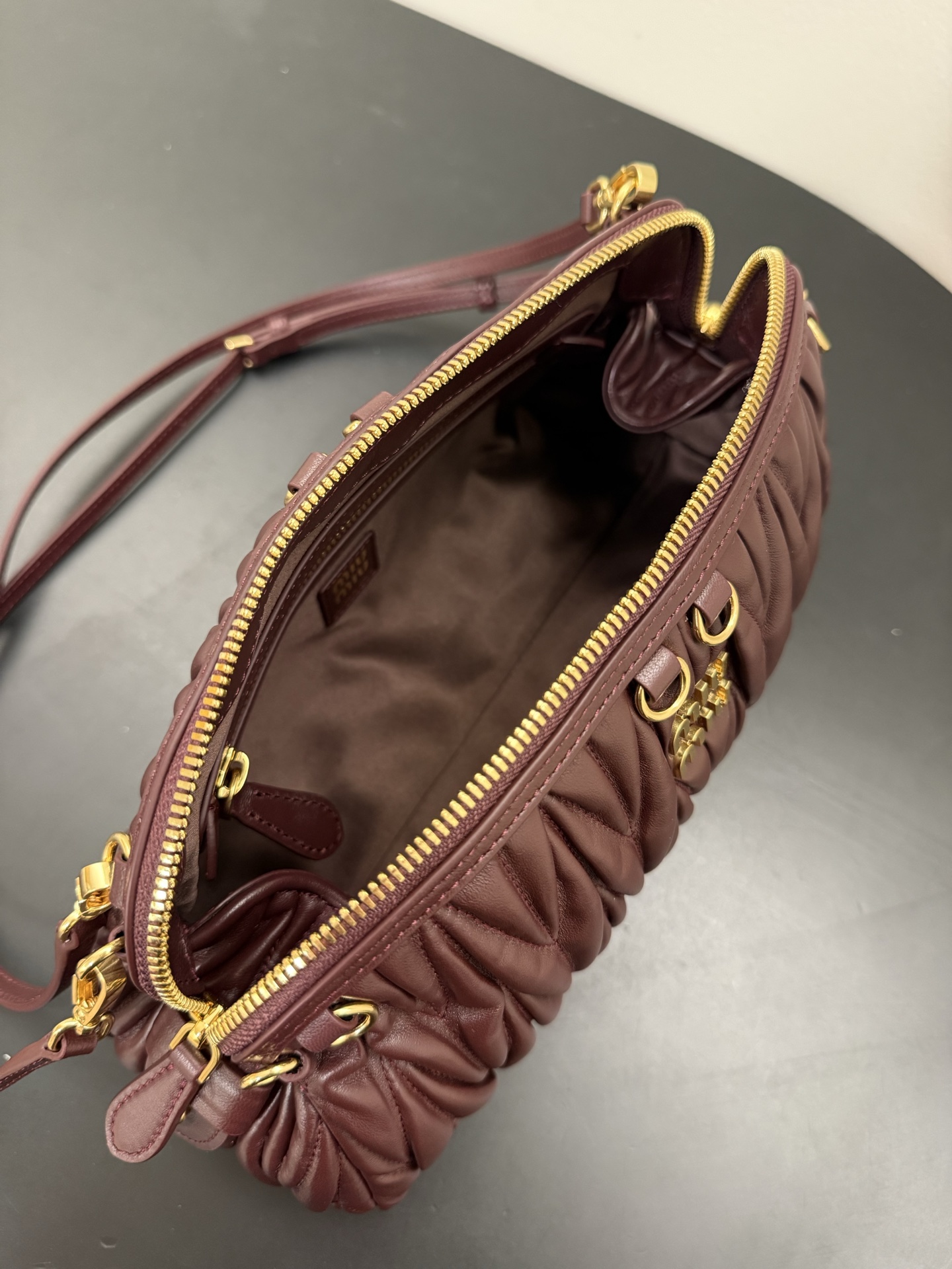Miu Miu Matelassé Leather Clutch Bag-28* 14.5* 10CM
