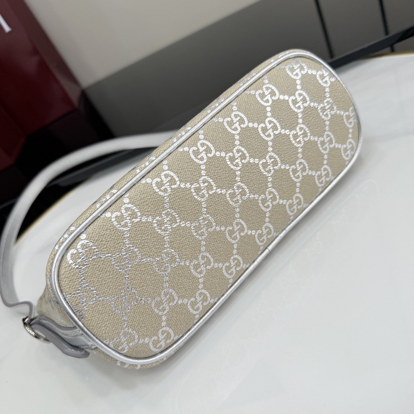 GG Emblem Small Shoulder Bag-22*10.5*9CM