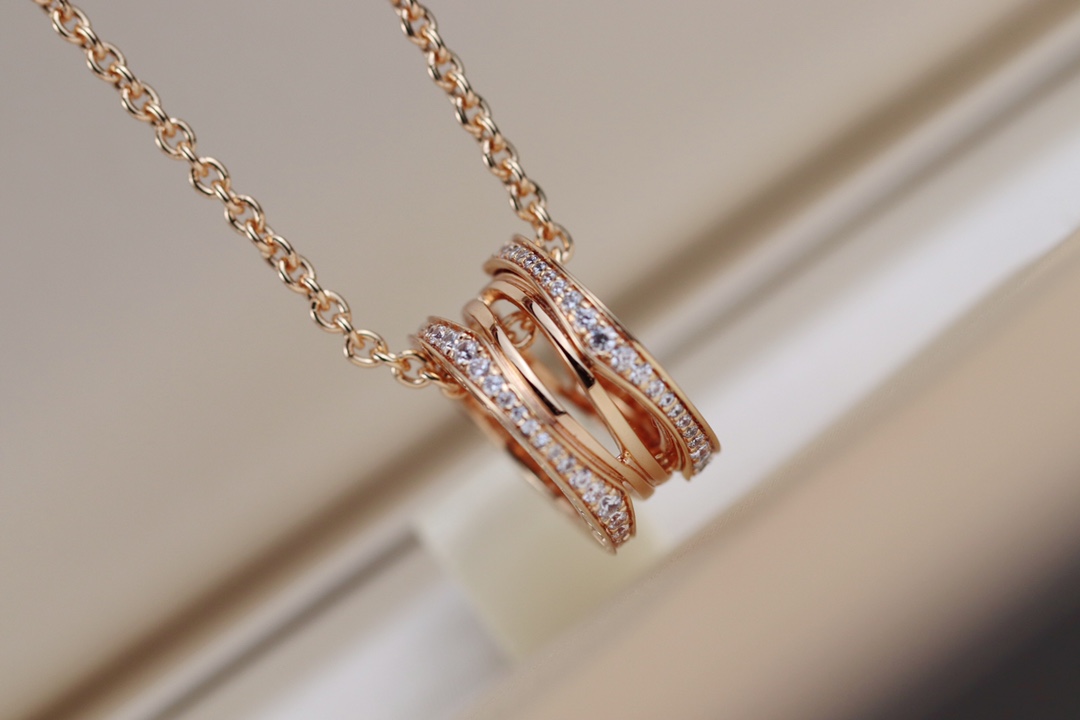 Bv1g*ai Necklace