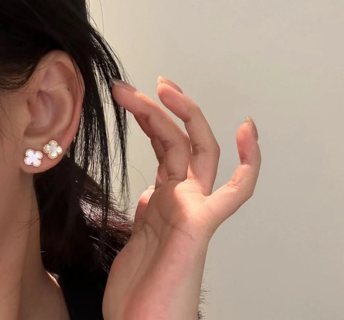 V*n Cl**f &Arpels Earring