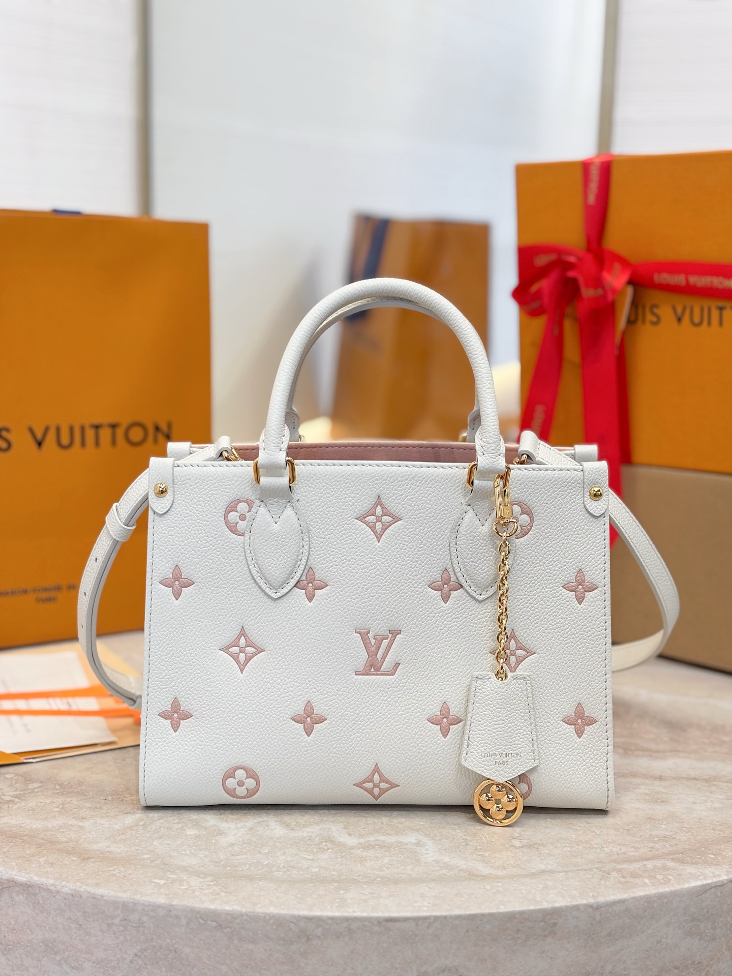 L0vis Vvtt0n OnTheGo Monogram Bold Handbag-M14576-19 x 11.5 x 25CM