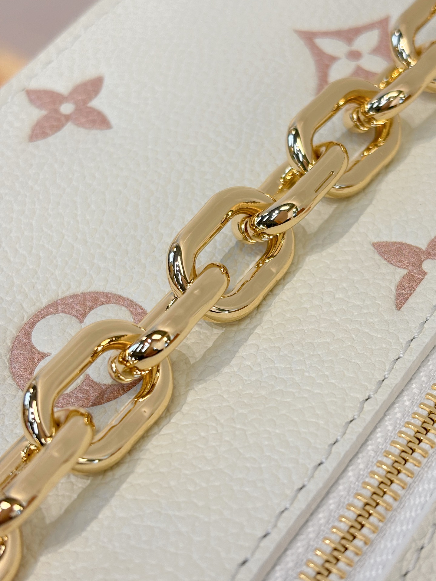 L0vis Vvtt0n Pochette Metis East West Handbags- M27575-21.5 x 13.5 x 6CM