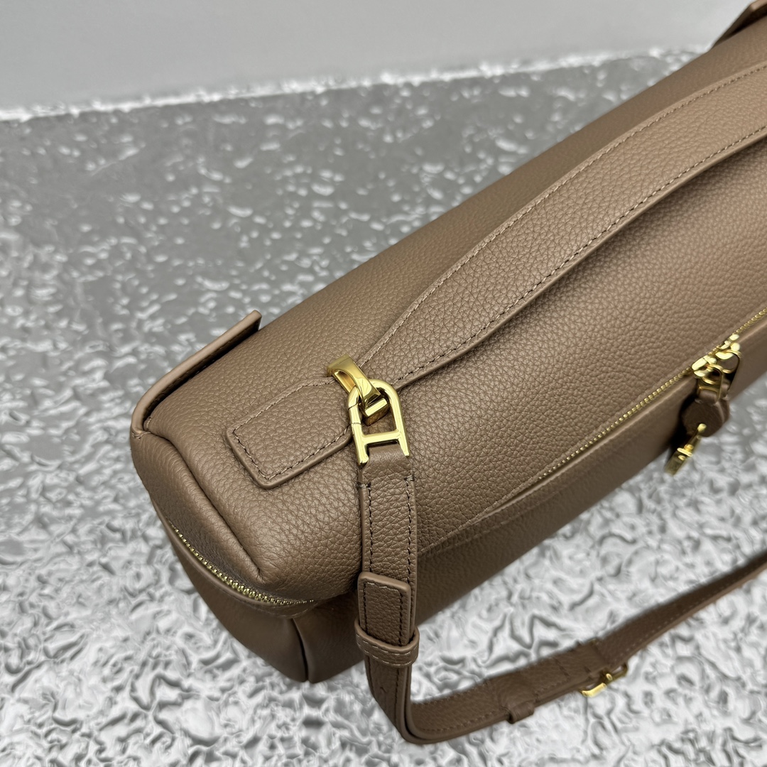 L0r0 P1ana Extra Softy Bag L33-33*14*9CM