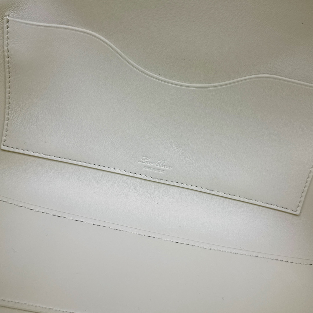 L0r0 P1ana Extra Softy Bag L33-33*14*9CM