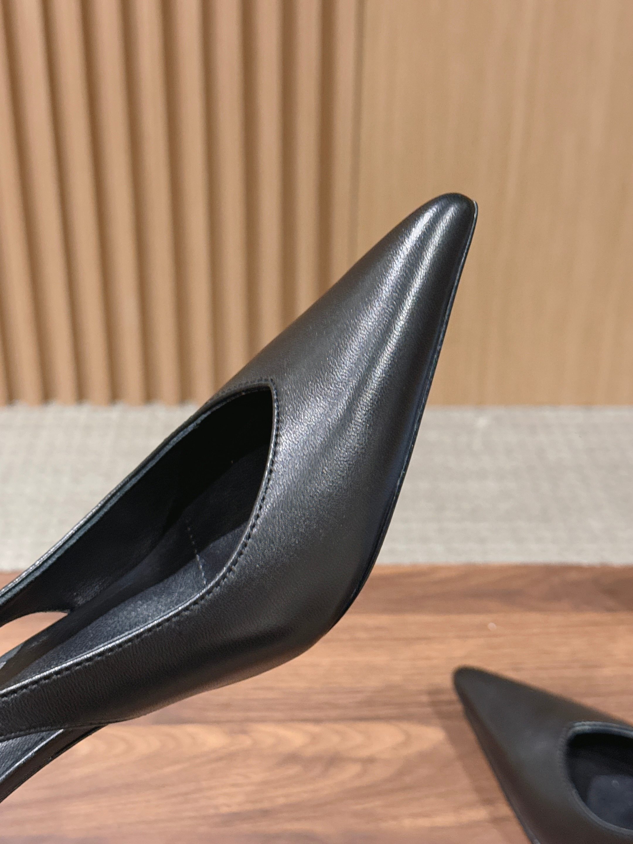 Pra*a Slingback Pumps