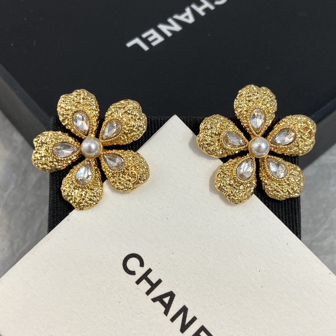 Ch@nel Earring