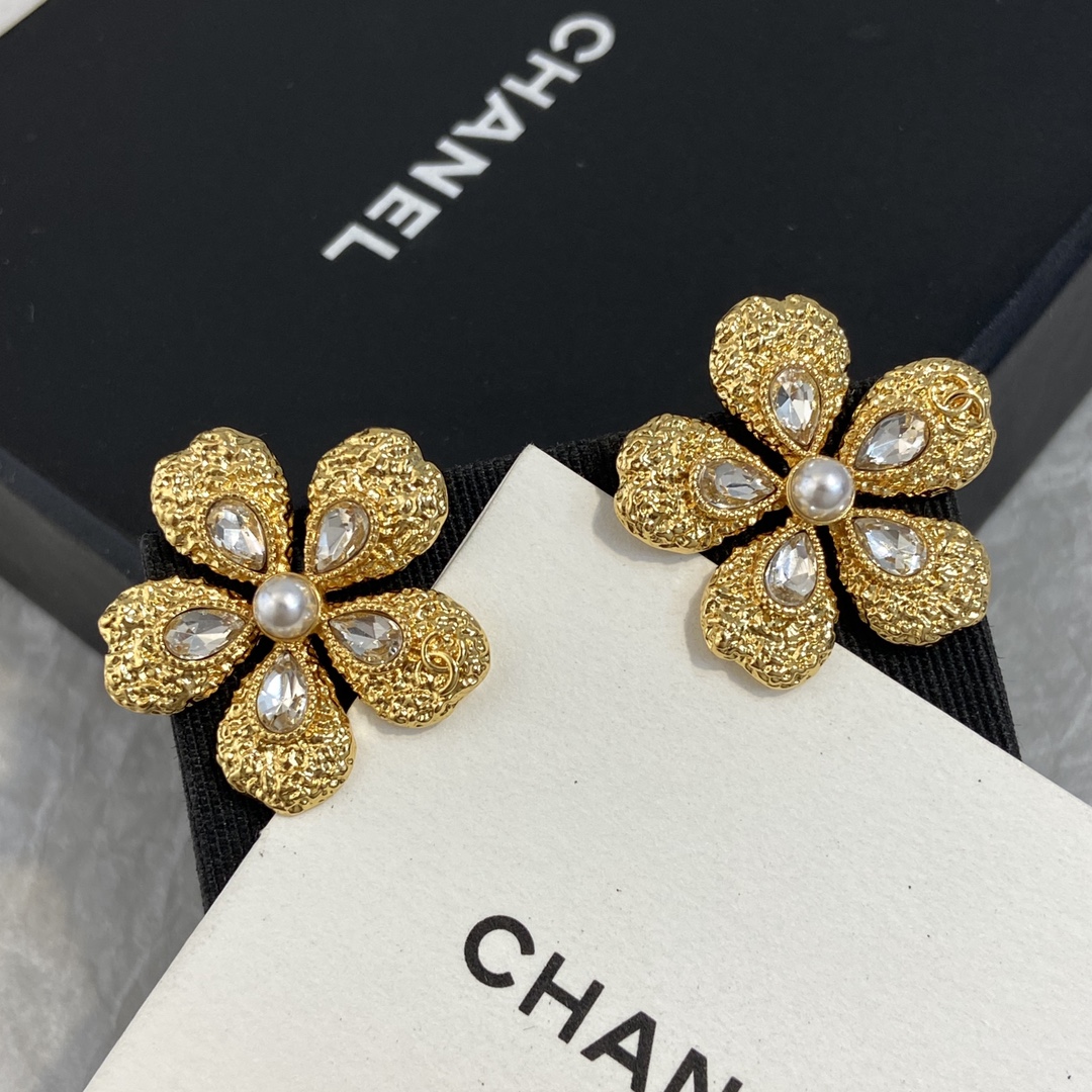 Ch@nel Earring