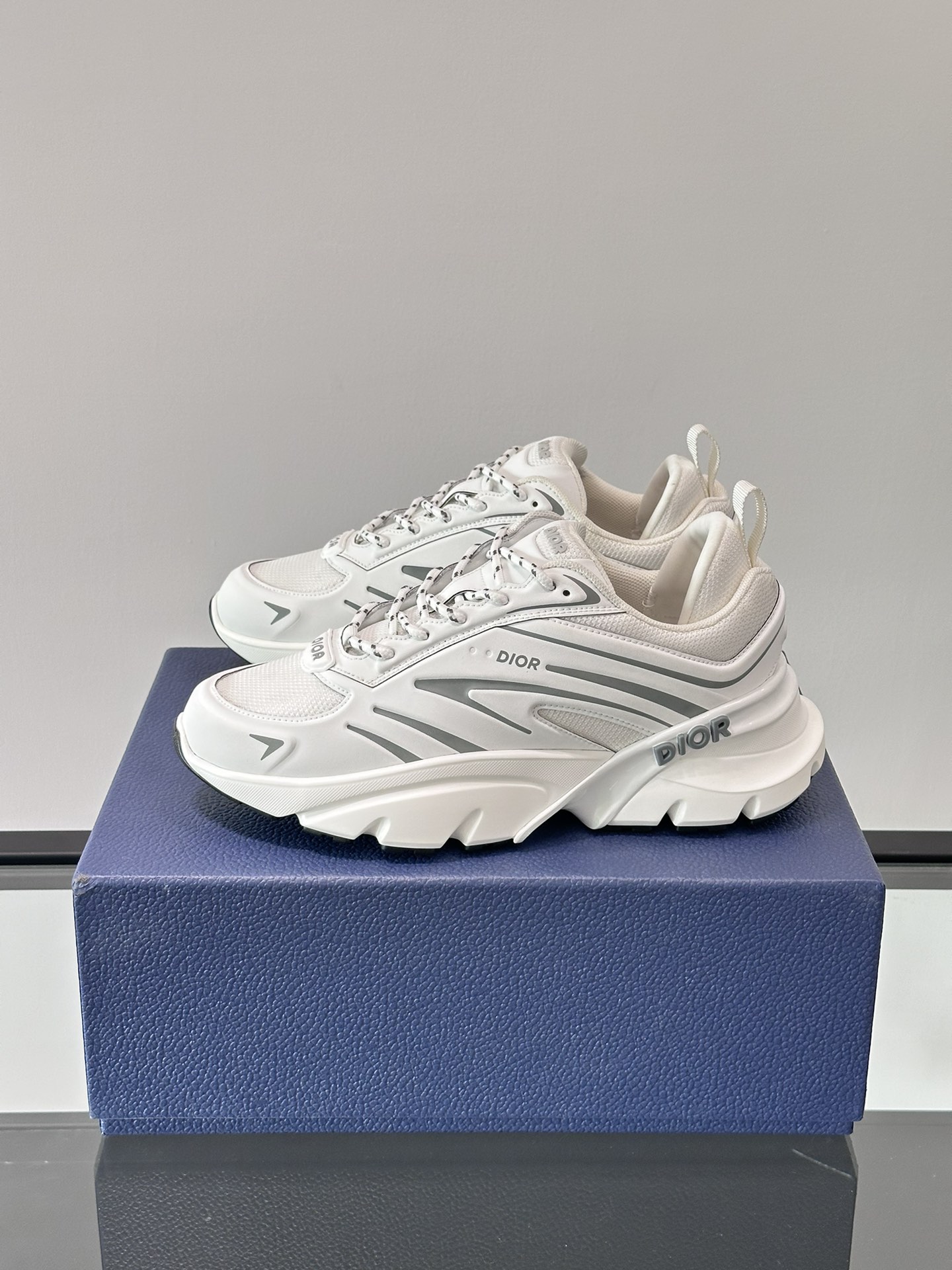 Diro Sports Sneakers