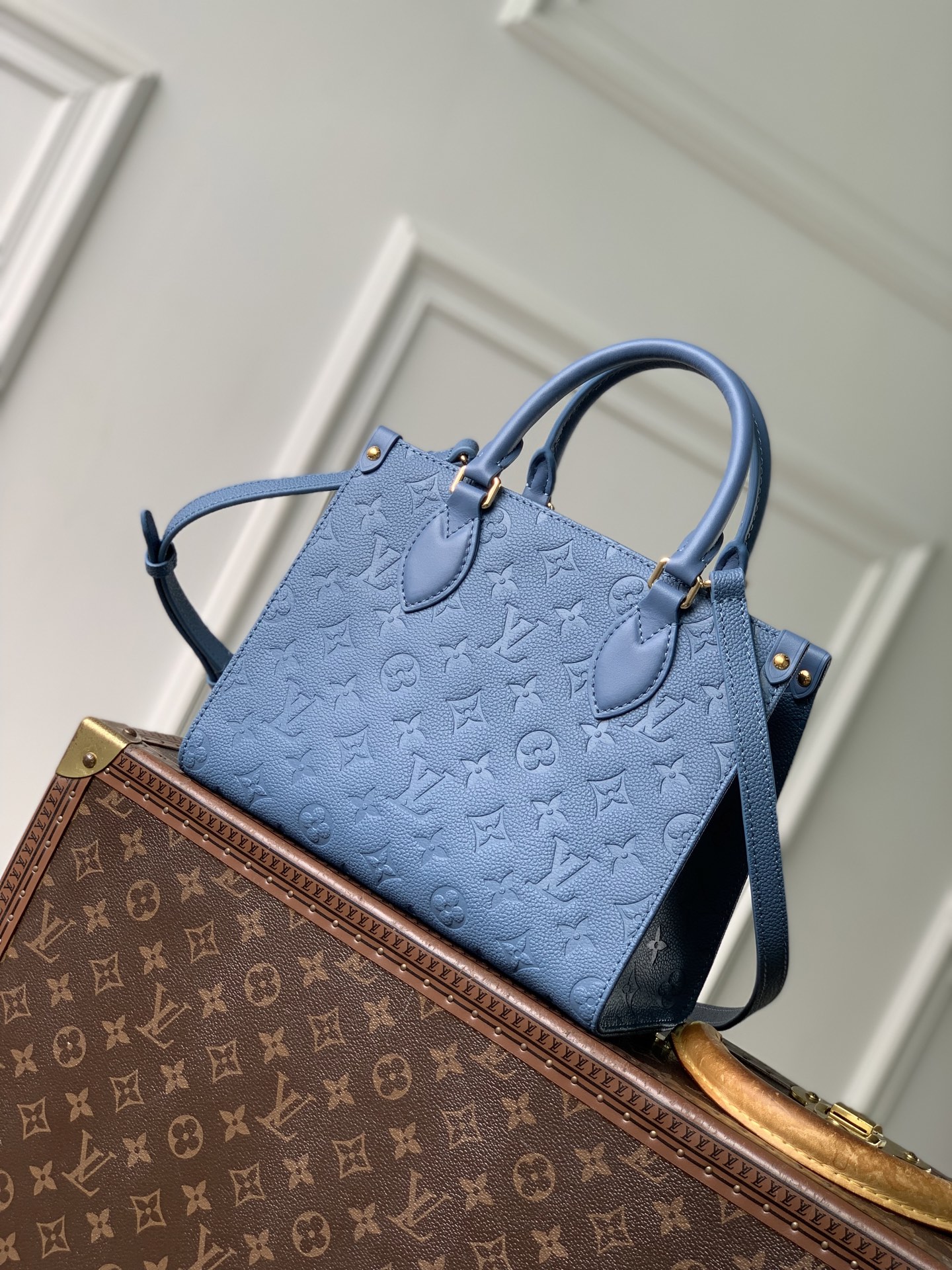 L0vis Vvtt0n OnTheGo Monogram Bold Handbag-M14576-19 x 11.5 x 25CM