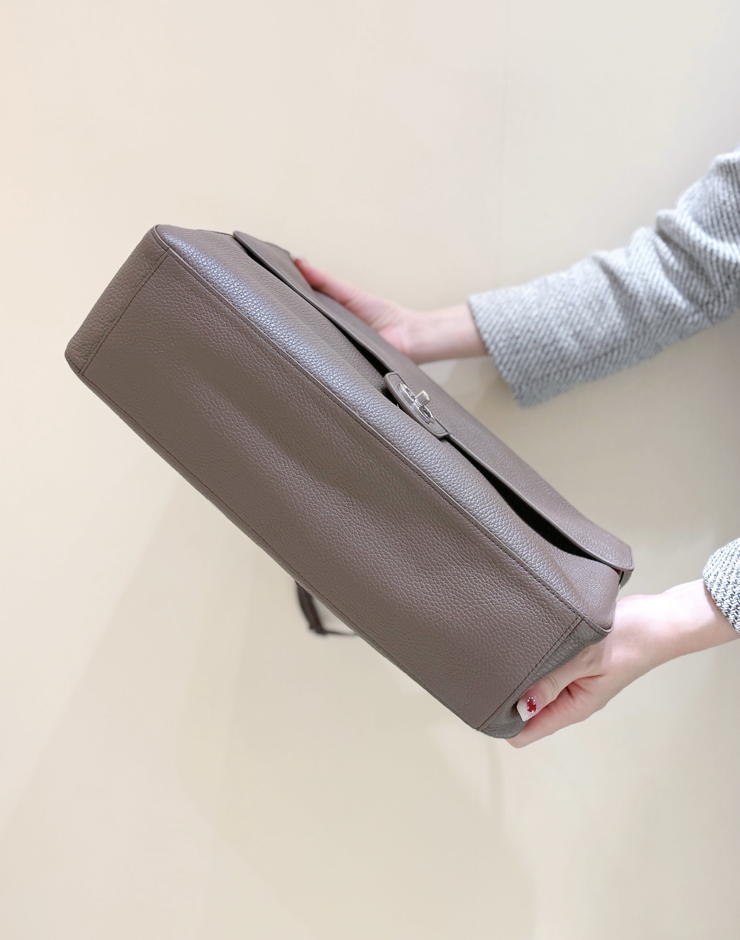 Ch@nel Maxi Flapbag , Grained Calfskin & Silver-Tone Metal, lLight-26*38.5*11CM