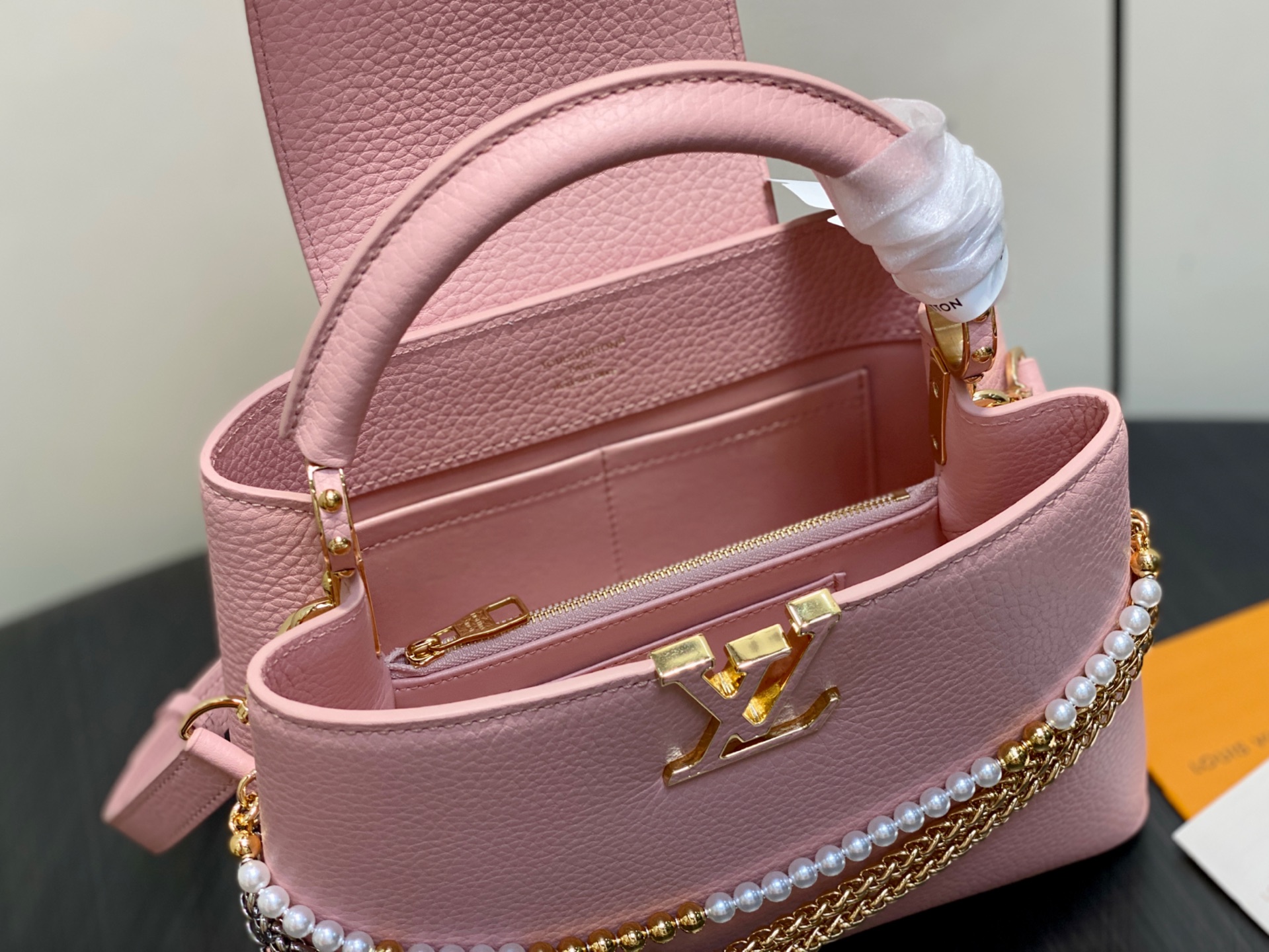 L0vis Vvtt0n Sac Capucines East West BB-29x18x9CM