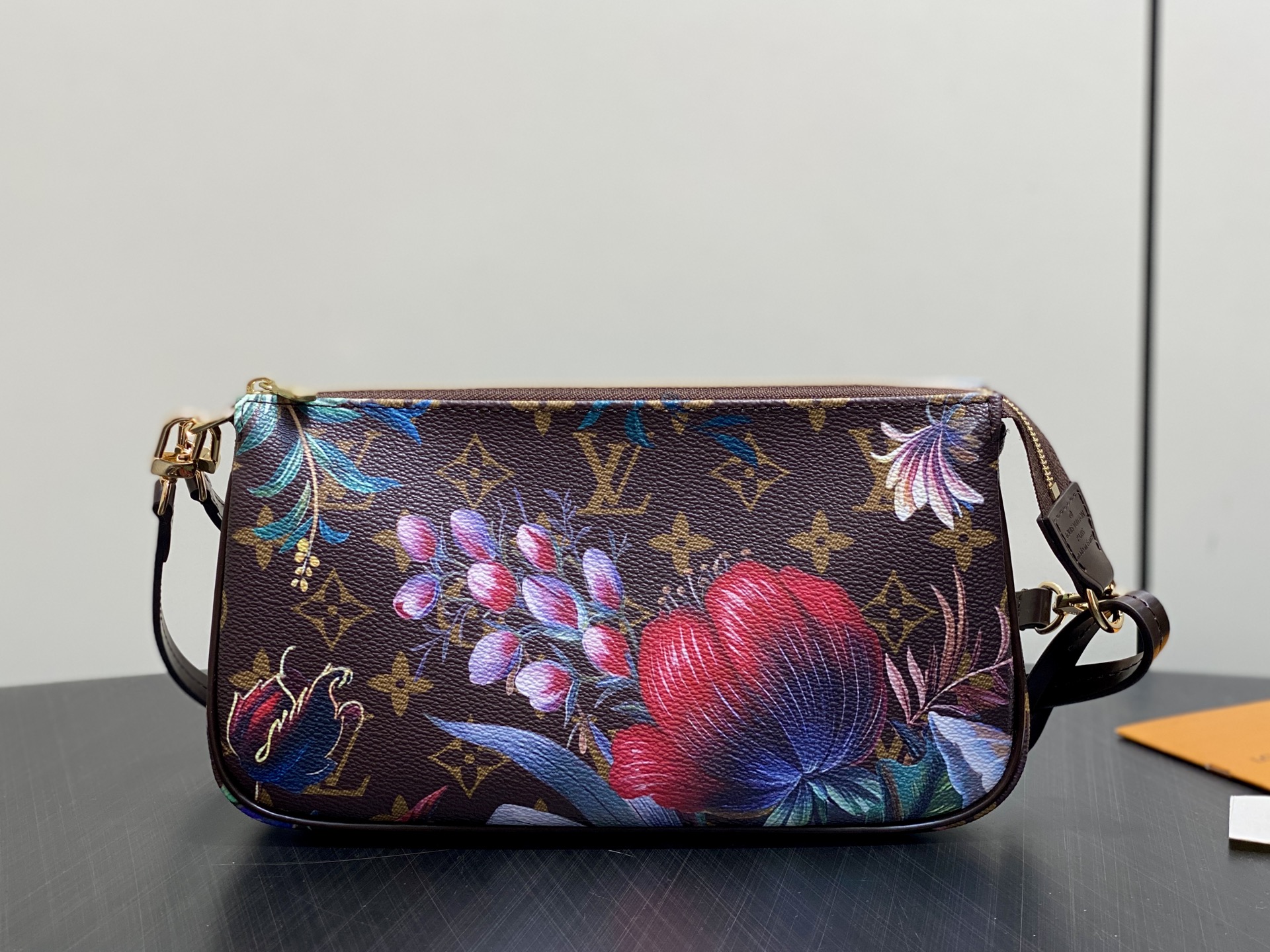 L0vis Vvtt0n Pochette Accessories-23.5 x 13.5CM