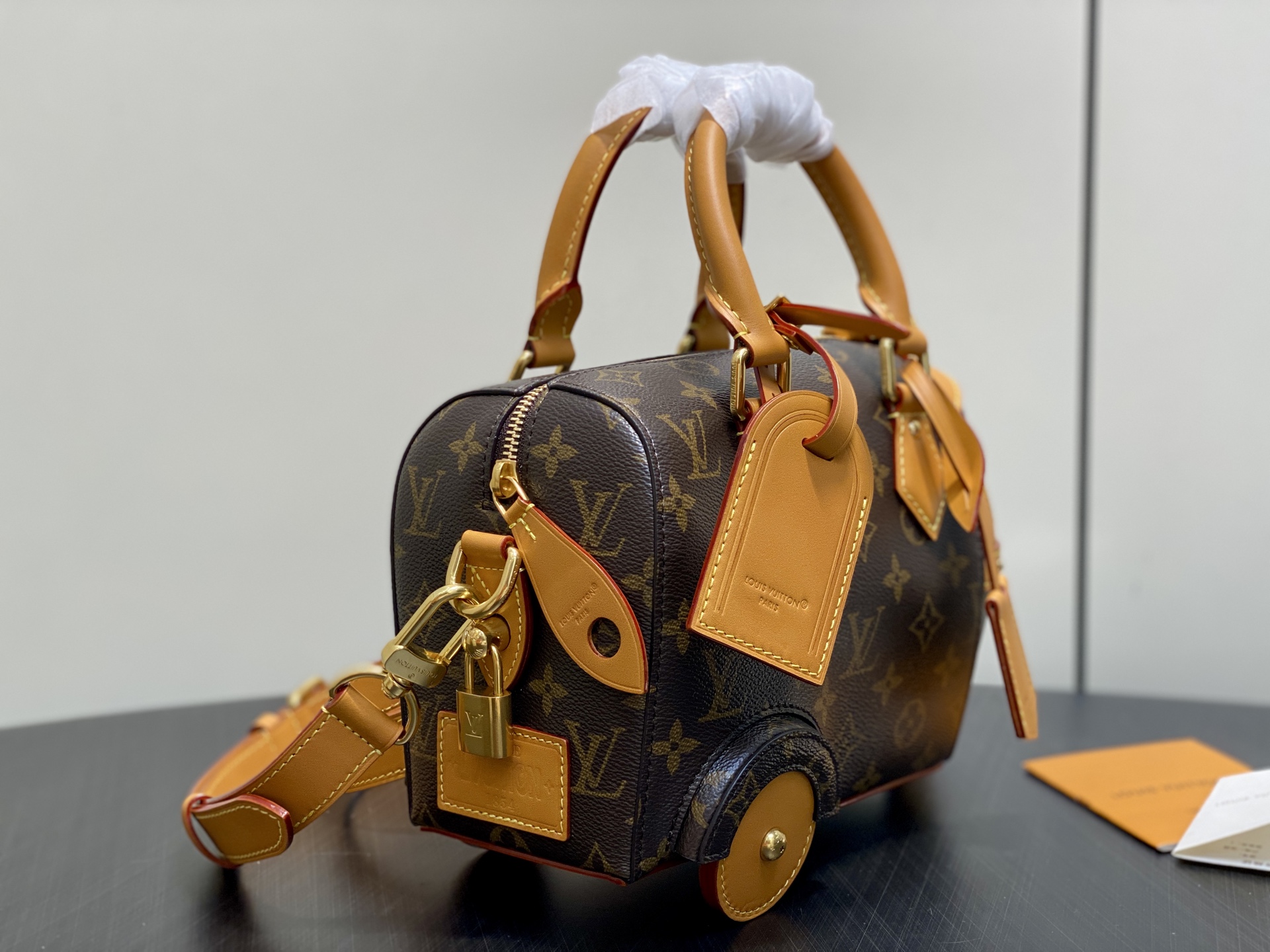 L0vis Vuitt*n Rickshaw Wearable Bag-M28020-28*11*18CM