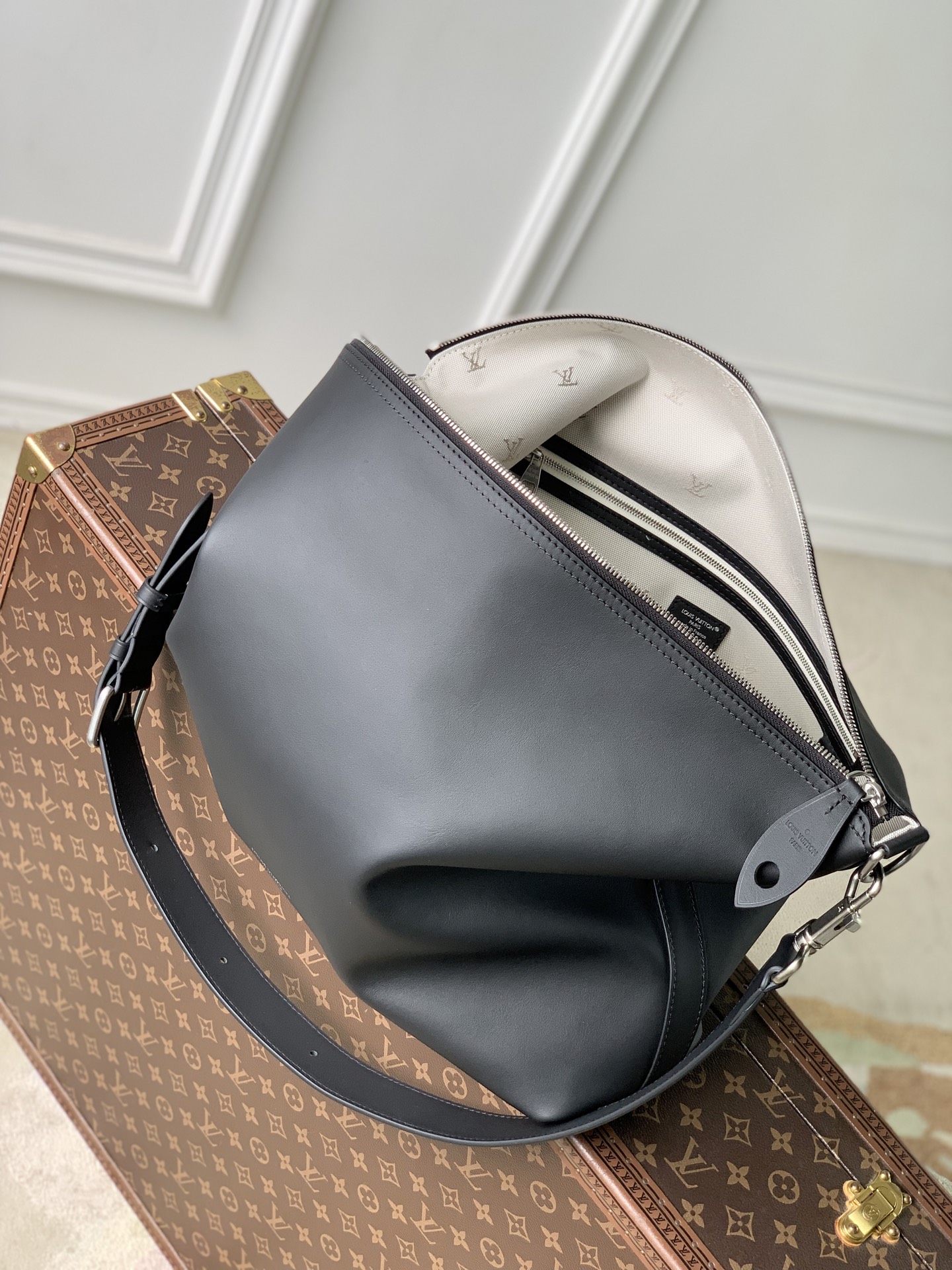 L0vis Vvtt0n Vagabond Hobo-M28392-48 x 38 x 14CM