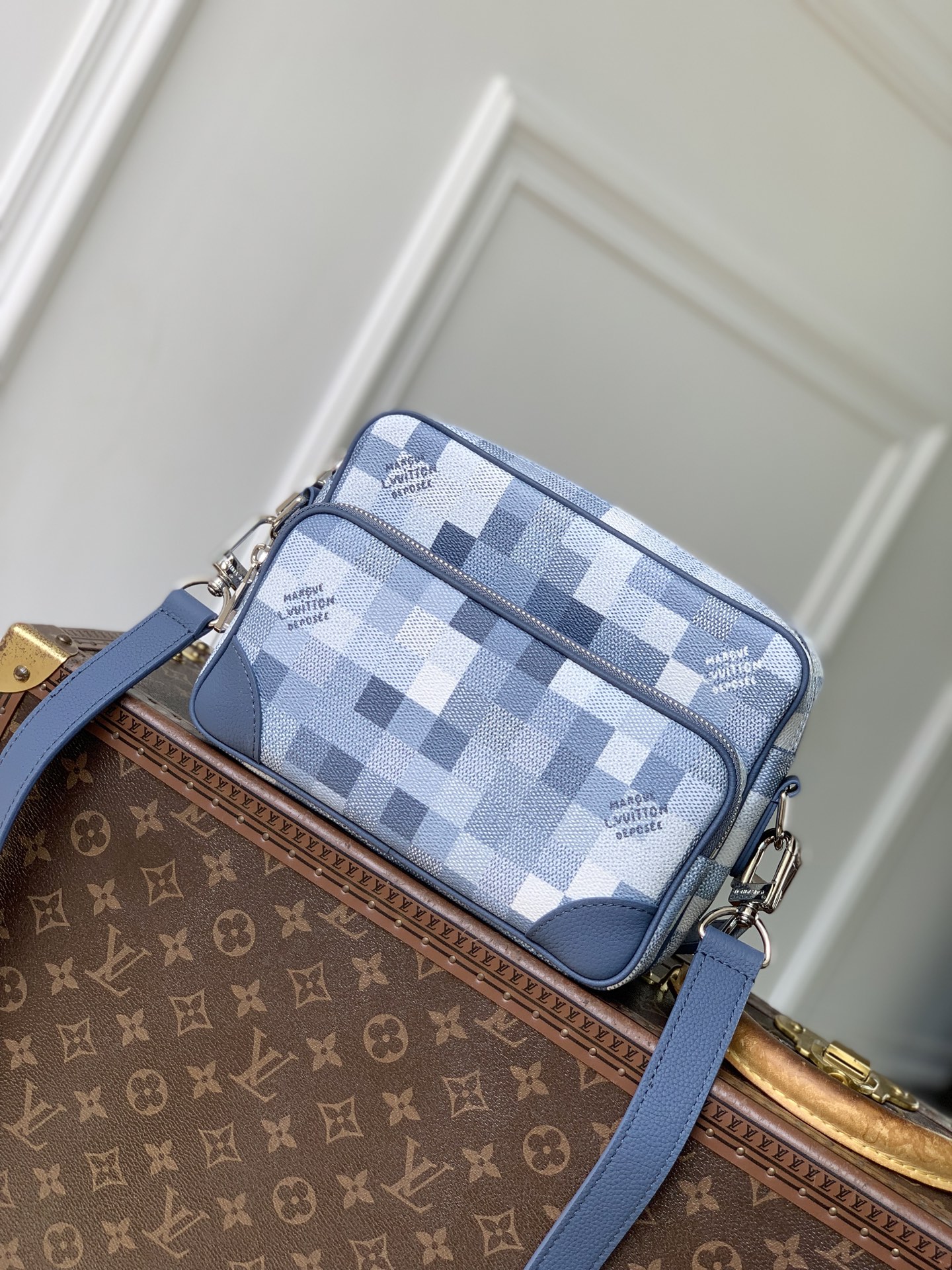 L0vis Vvtt0n Nil Messenger Bag-M29273-25 x 17.5 x 11CM
