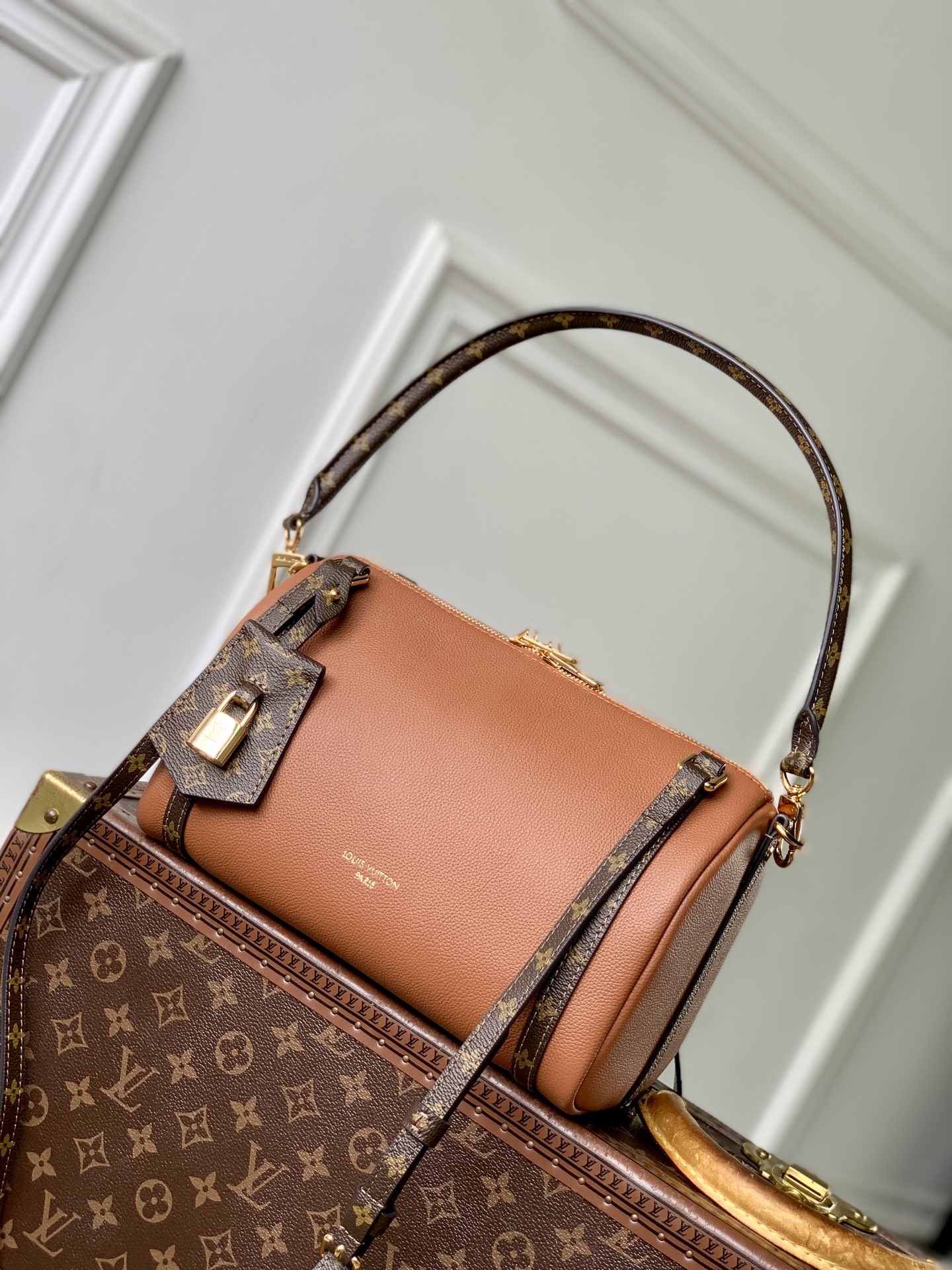 L0vis Vvtt0n Express Handbag-M29428-17 x 13.5 x 26CM
