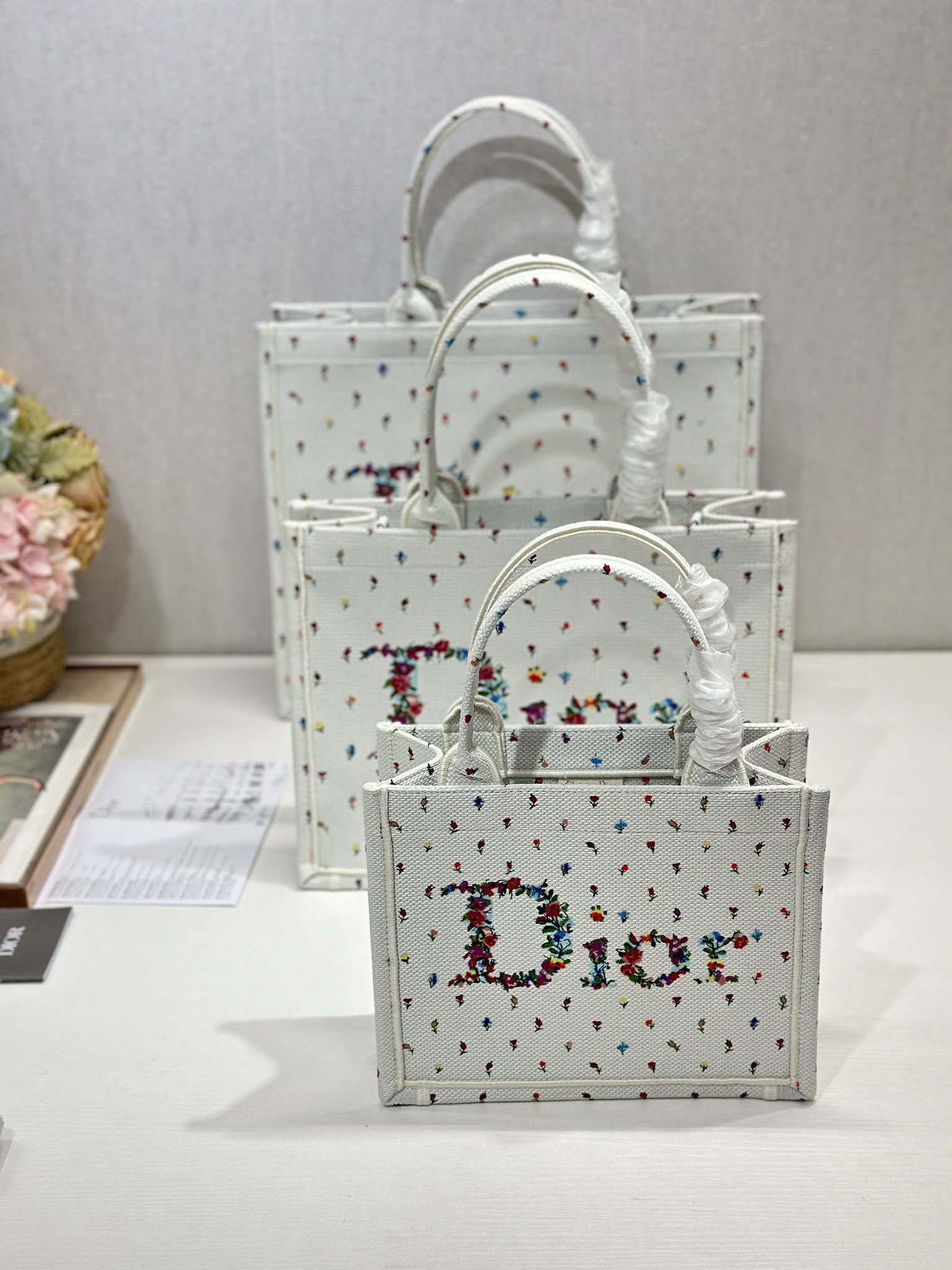 Diro Book Tote