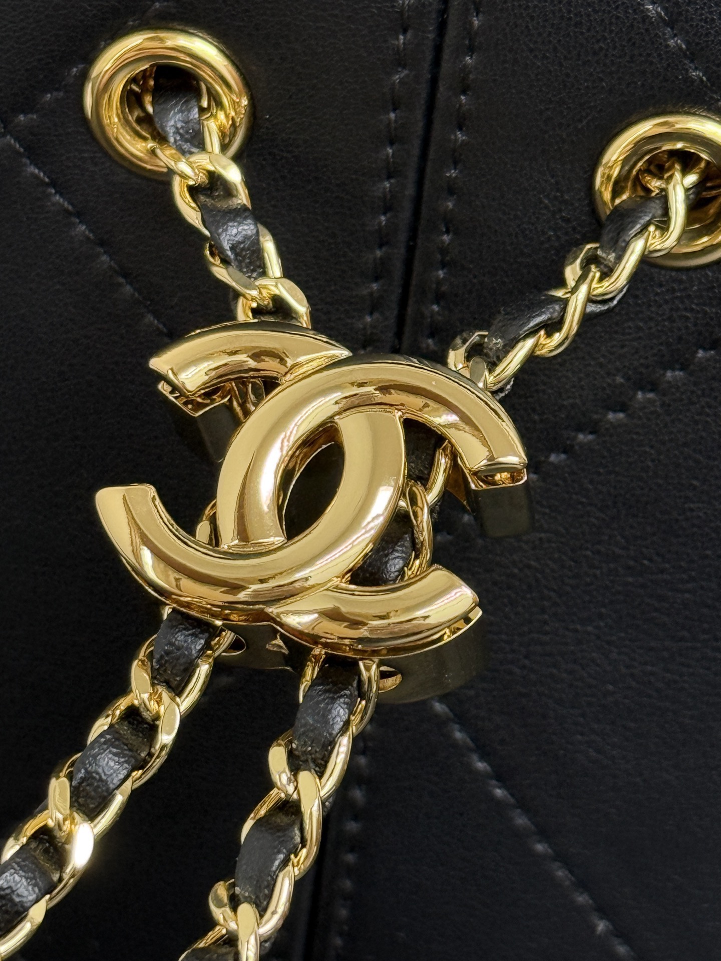 Ch@nel Small shopping bag, Calfskin-27.5 x 21 x 10CM