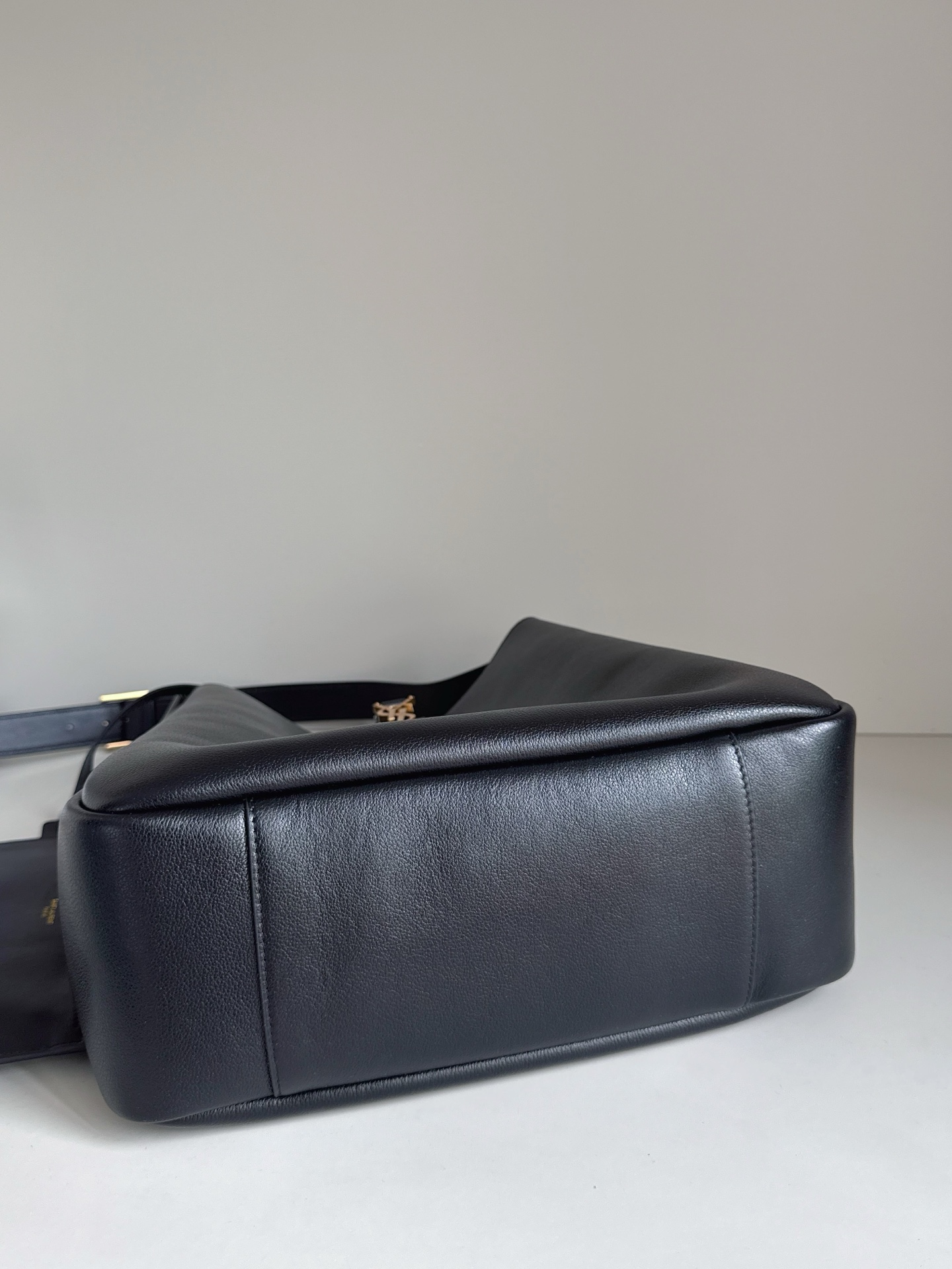 Y51 Hobo Bag-30x31x13CM