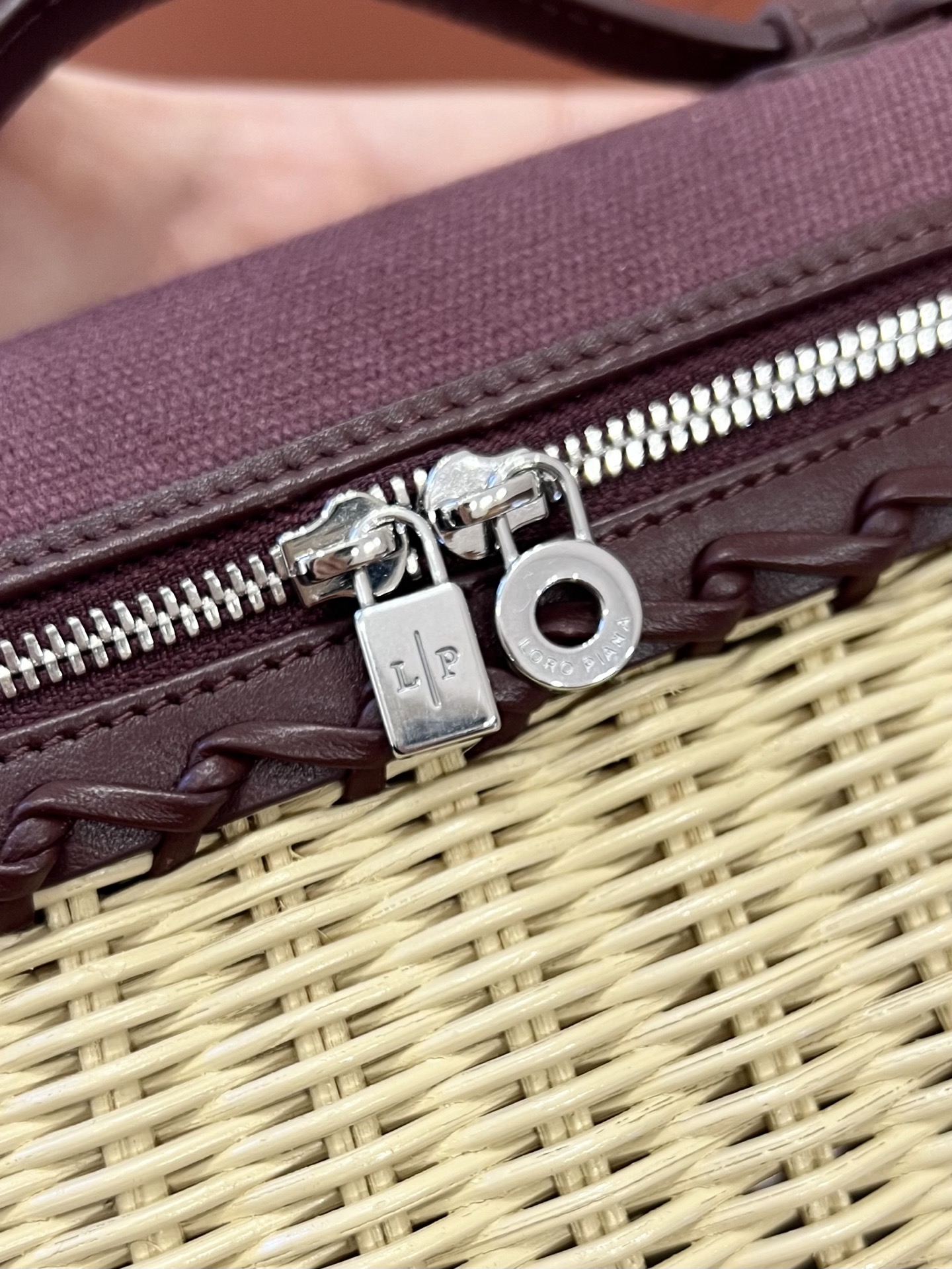 L0r0 P1ana Extra pocket L19 Bag-19*7*12CM